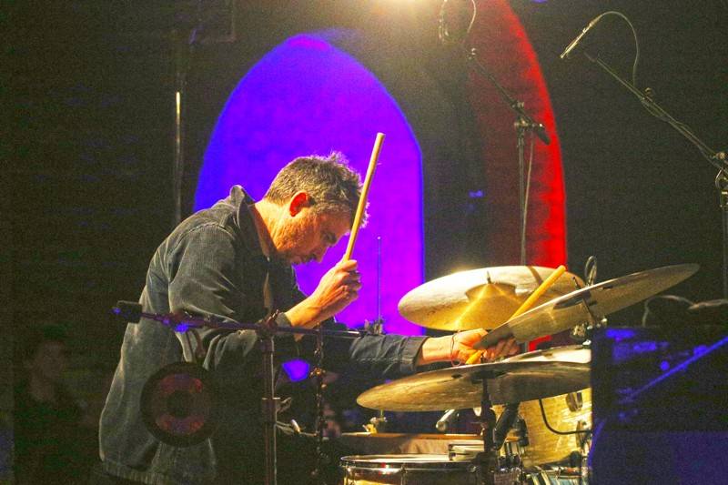 JazzFestBrno přivítal Toma Skinnera. Vystoupil v unikátních prostorách Vodojemů na Žlutém kopci