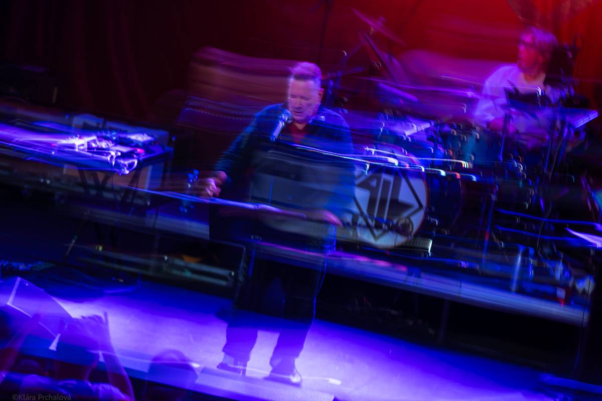 Public Image Ltd. v čele s Johnnym Rottenem naservírovali pražským fanouškům syrovou post-punkovou show