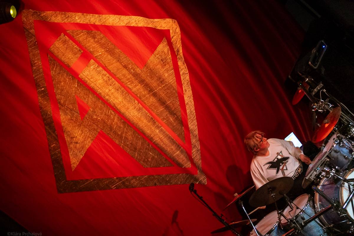 Public Image Ltd. v čele s Johnnym Rottenem naservírovali pražským fanouškům syrovou post-punkovou show