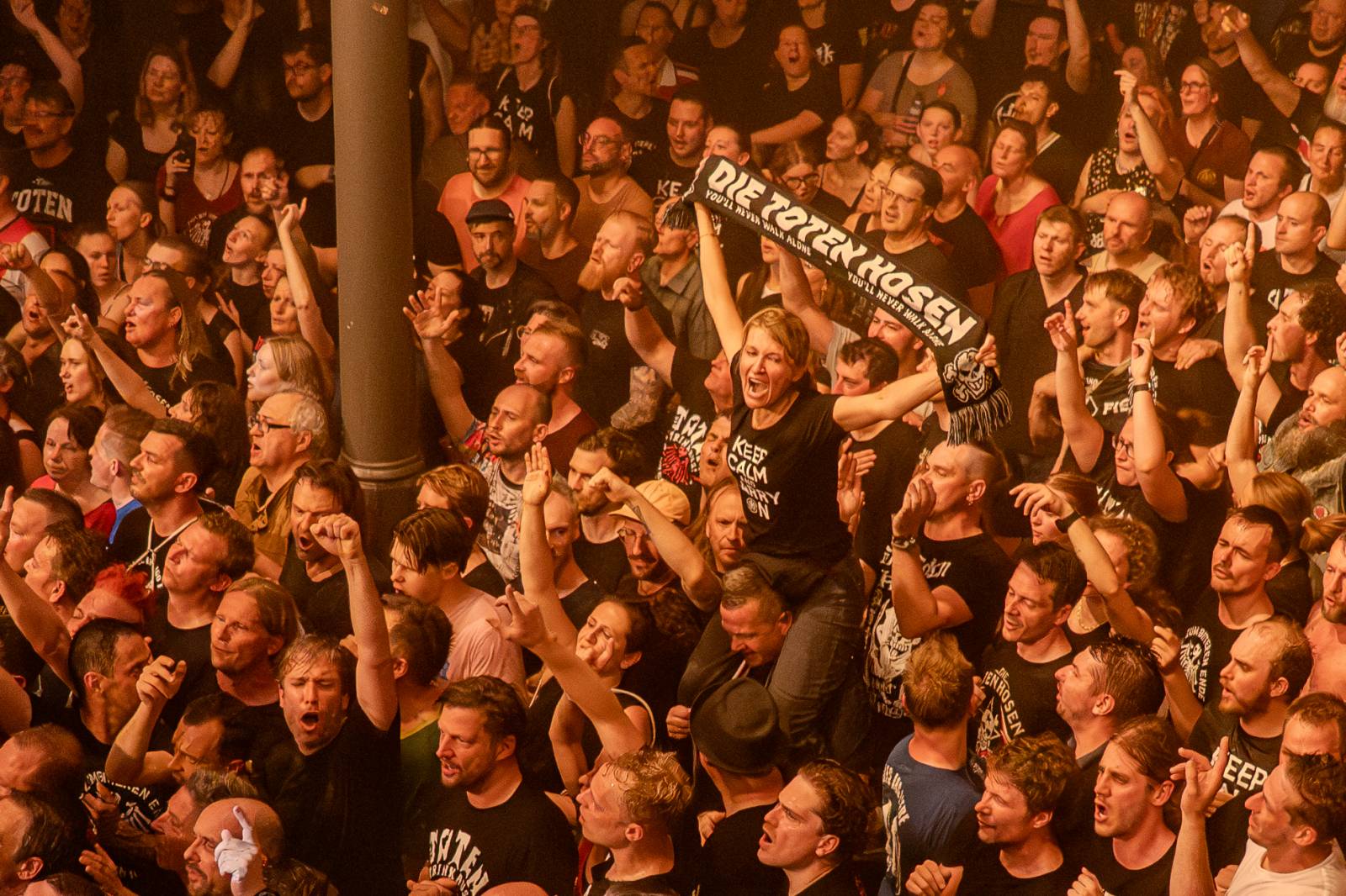 Die Toten Hosen rozhýbali pražské SaSaZu. Představili nová alba a potěšili největšími hity