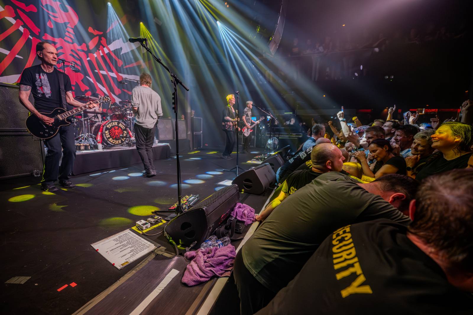Die Toten Hosen rozhýbali pražské SaSaZu. Představili nová alba a potěšili největšími hity
