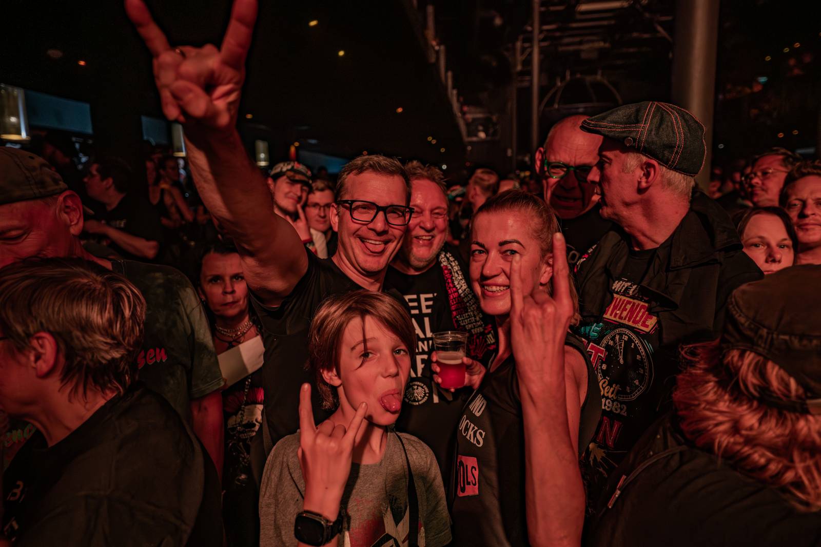 Die Toten Hosen rozhýbali pražské SaSaZu. Představili nová alba a potěšili největšími hity