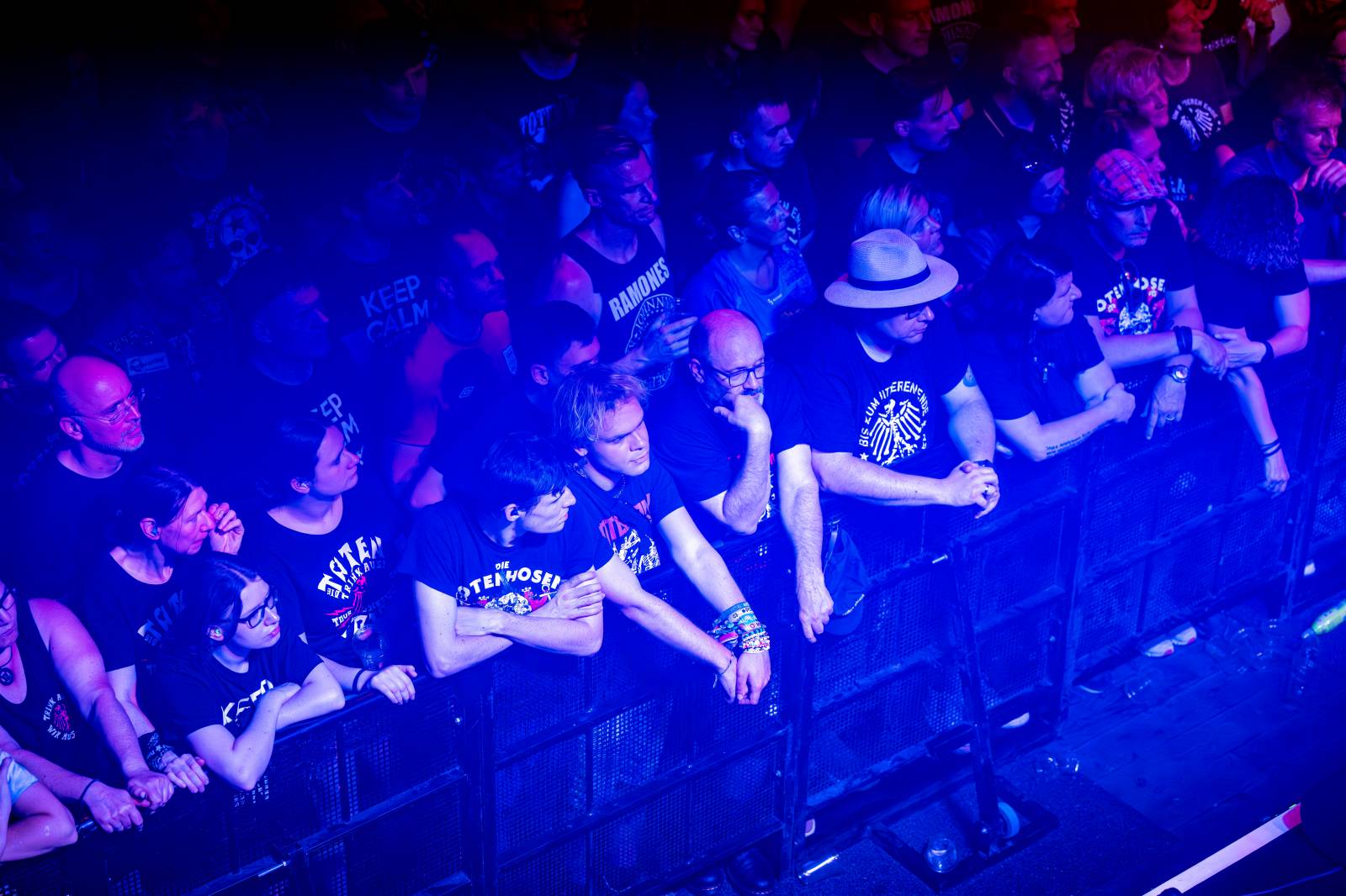 Die Toten Hosen rozhýbali pražské SaSaZu. Představili nová alba a potěšili největšími hity