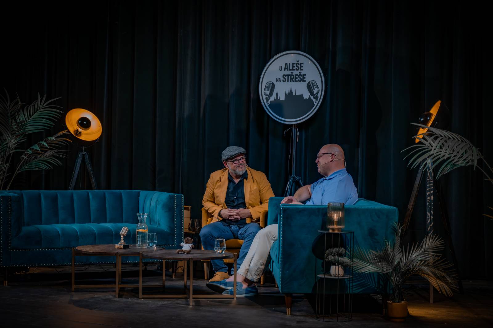 Natáčel se další díl talkshow U Aleše na střeše. Publikum v Litni bavili Michal Pavlíček, Tanja, Láďa Křížek, Šárka Vaňková a Leona Šenková