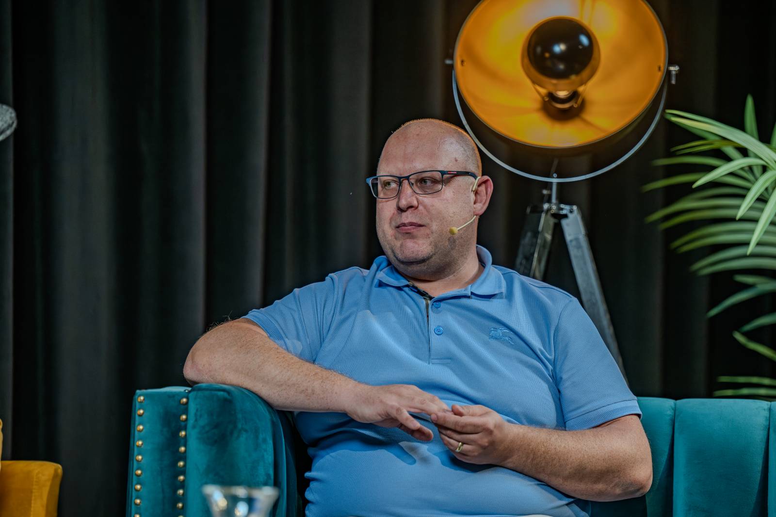 Natáčel se další díl talkshow U Aleše na střeše. Publikum v Litni bavili Michal Pavlíček, Tanja, Láďa Křížek, Šárka Vaňková a Leona Šenková