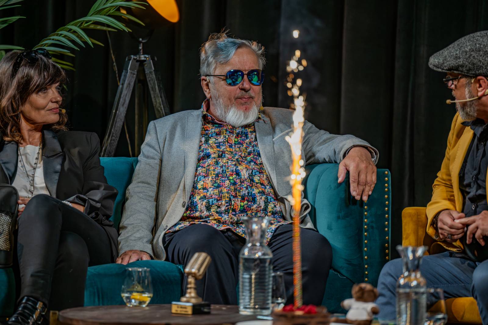 Natáčel se další díl talkshow U Aleše na střeše. Publikum v Litni bavili Michal Pavlíček, Tanja, Láďa Křížek, Šárka Vaňková a Leona Šenková