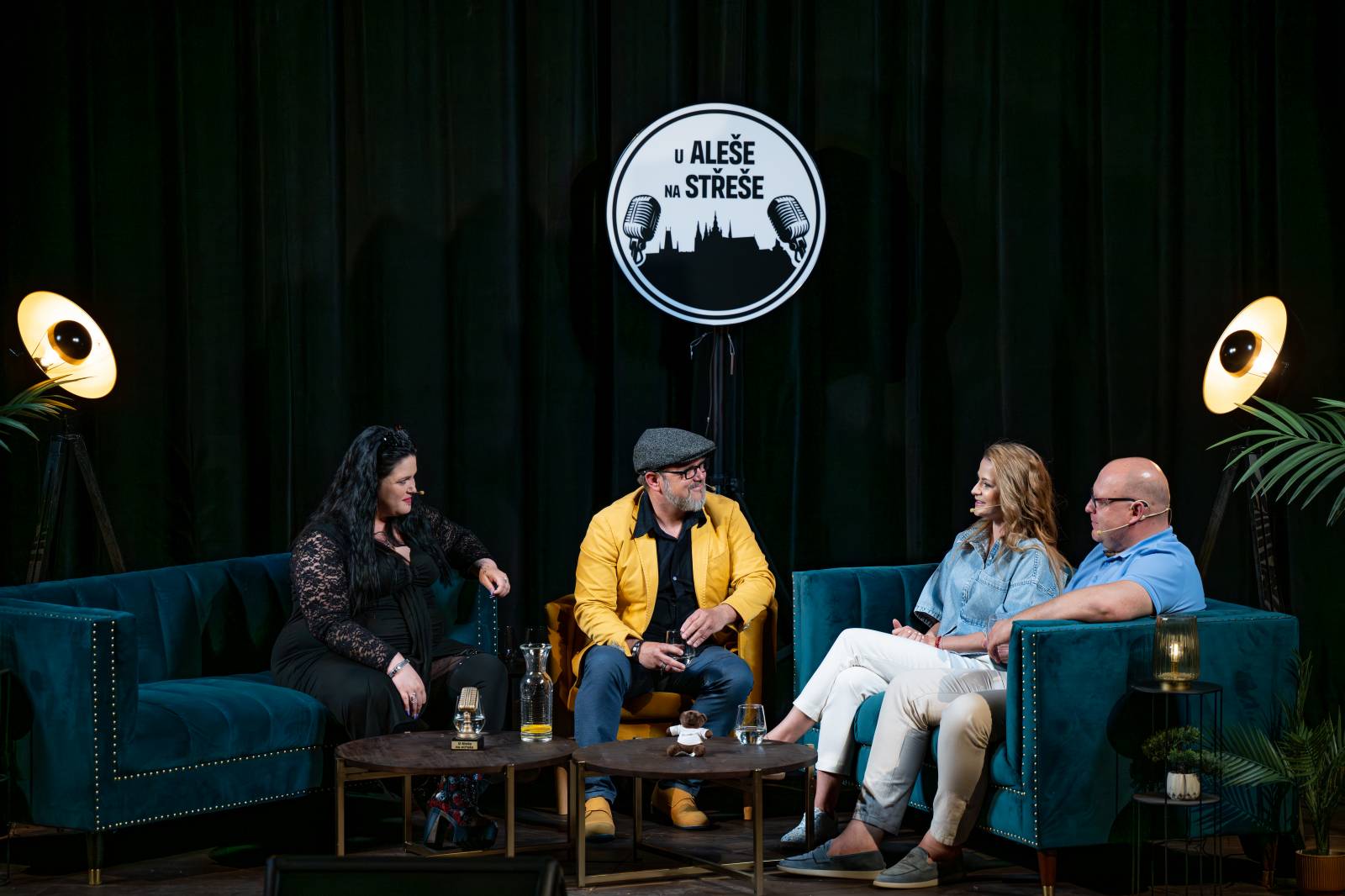 Natáčel se další díl talkshow U Aleše na střeše. Publikum v Litni bavili Michal Pavlíček, Tanja, Láďa Křížek, Šárka Vaňková a Leona Šenková