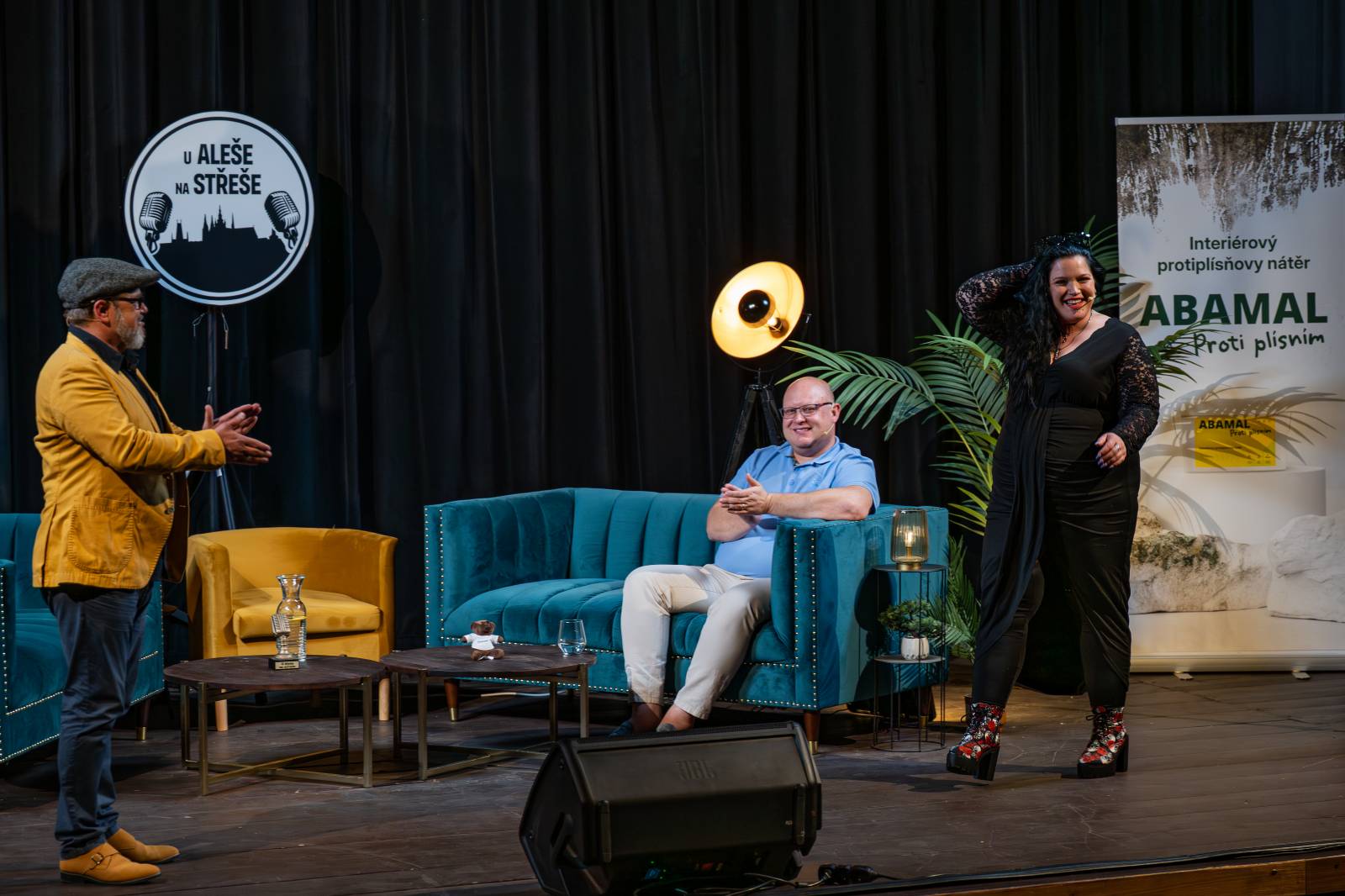 Natáčel se další díl talkshow U Aleše na střeše. Publikum v Litni bavili Michal Pavlíček, Tanja, Láďa Křížek, Šárka Vaňková a Leona Šenková