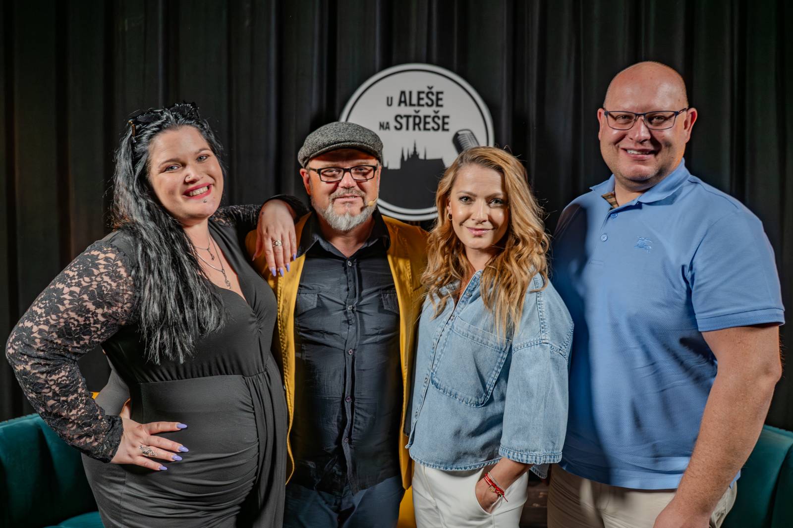 Natáčel se další díl talkshow U Aleše na střeše. Publikum v Litni bavili Michal Pavlíček, Tanja, Láďa Křížek, Šárka Vaňková a Leona Šenková