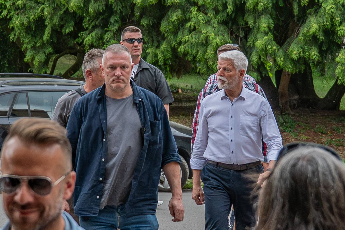Mezi ploty, den druhý: Nad Prahou úřadovala bouře. Vystoupili Divokej Bill, Tomáš Klus i Kateřina Marie Tichá
