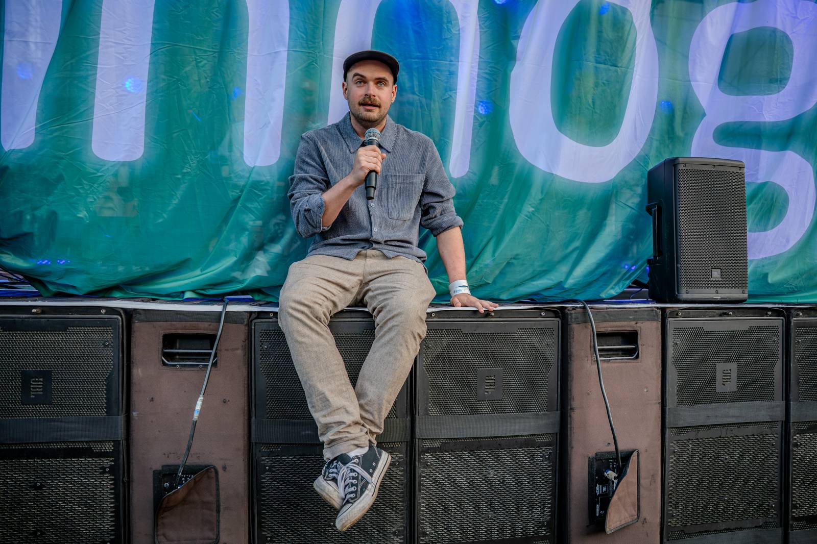 Mezi ploty, den druhý: Nad Prahou úřadovala bouře. Vystoupili Divokej Bill, Tomáš Klus i Kateřina Marie Tichá