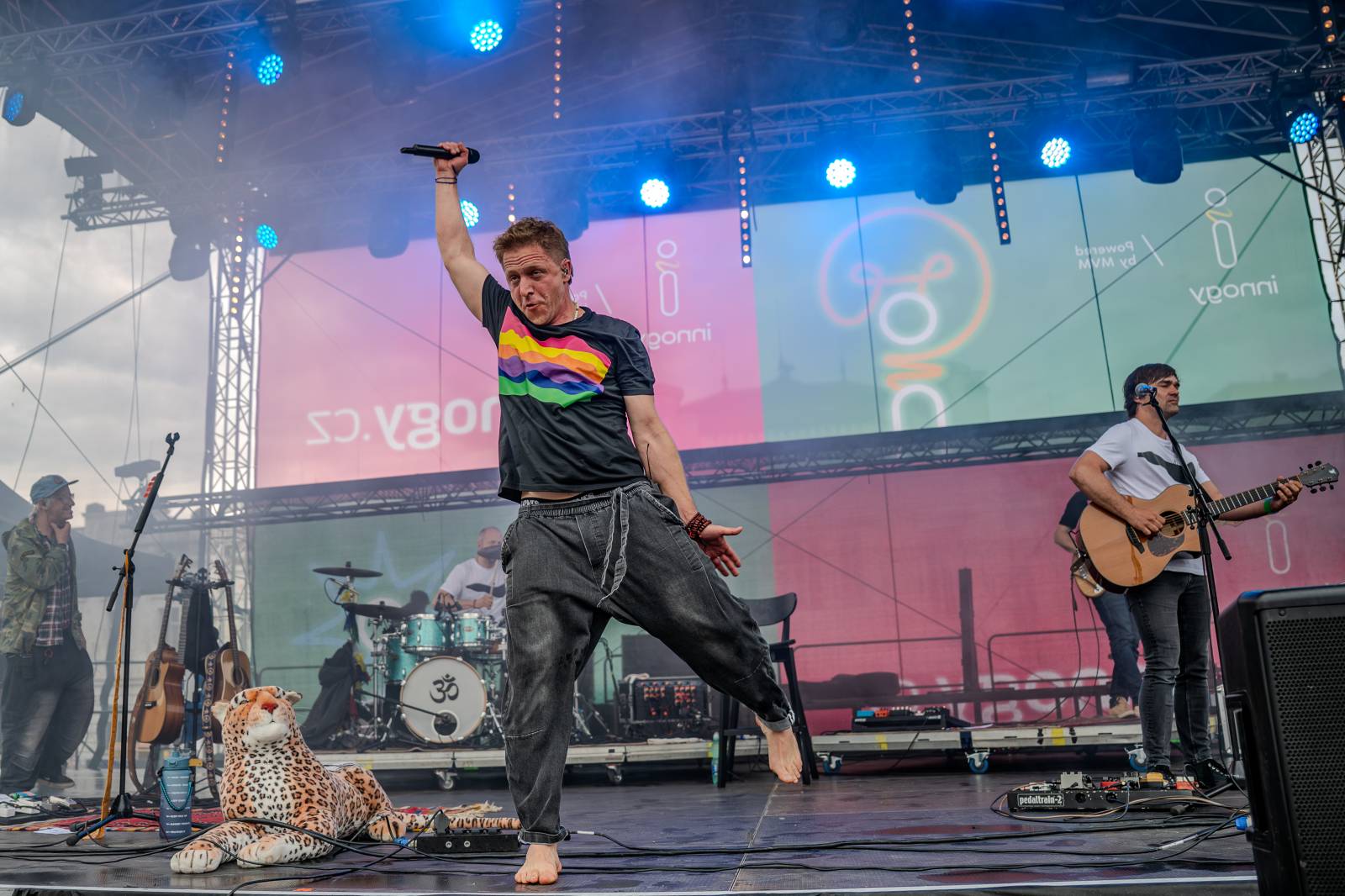 Mezi ploty, den druhý: Nad Prahou úřadovala bouře. Vystoupili Divokej Bill, Tomáš Klus i Kateřina Marie Tichá