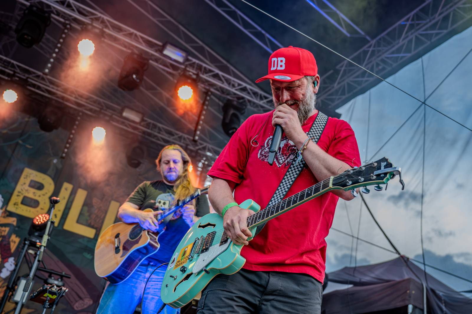 Mezi ploty, den druhý: Nad Prahou úřadovala bouře. Vystoupili Divokej Bill, Tomáš Klus i Kateřina Marie Tichá