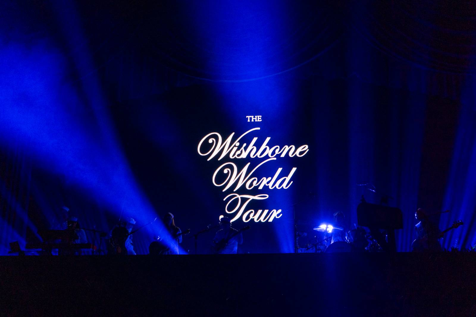 Námořník Conan Gray oslnil Prahu i podruhé. O2 arena mu zobala z rukou