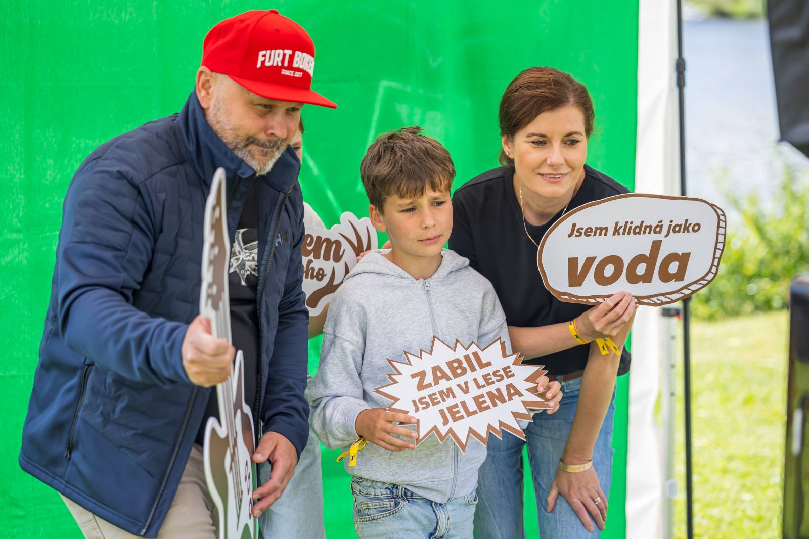 Jelen zahájil svůj putovní festival. Do Prahy si jako hosta přizval Dědu Mládka Illegal Band