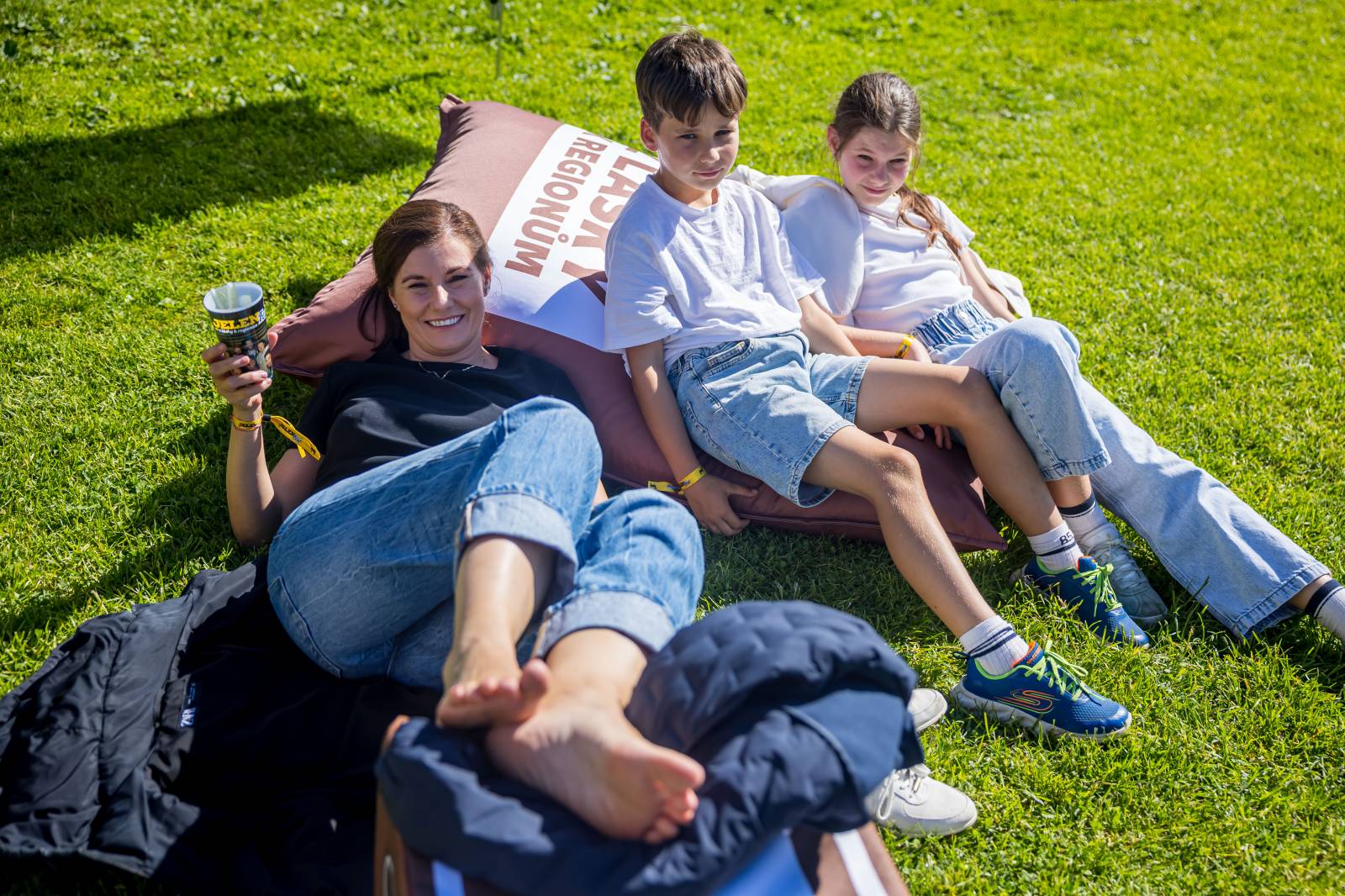 Jelen zahájil svůj putovní festival. Do Prahy si jako hosta přizval Dědu Mládka Illegal Band