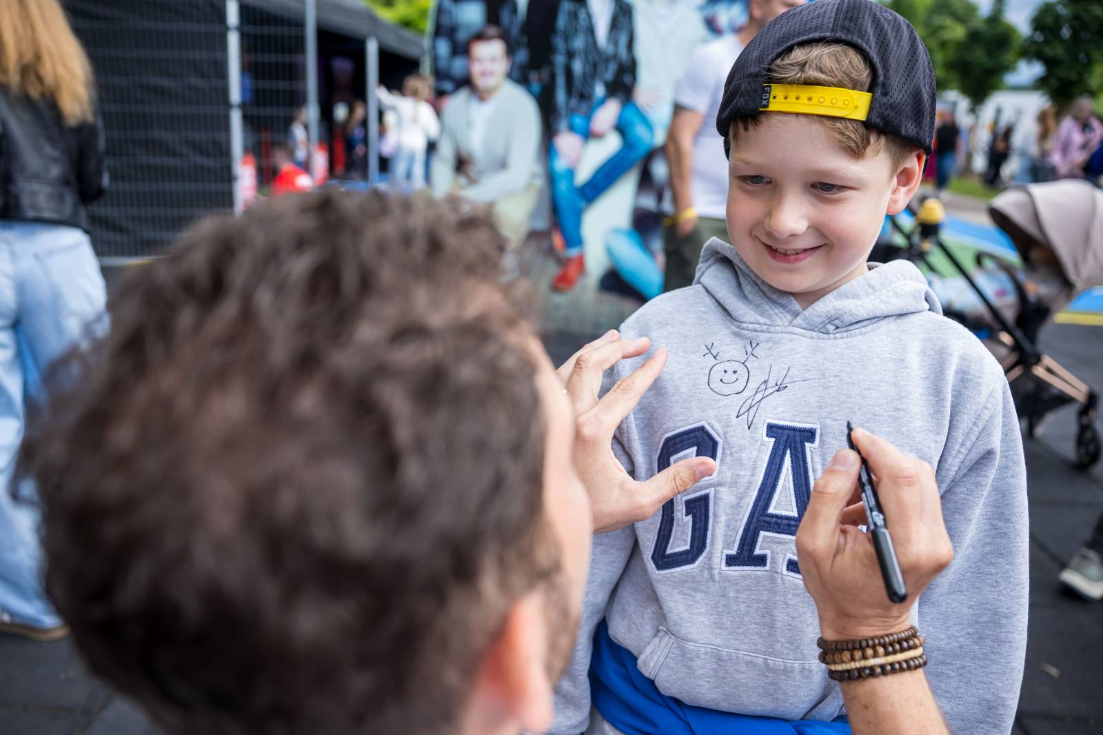 Jelen zahájil svůj putovní festival. Do Prahy si jako hosta přizval Dědu Mládka Illegal Band