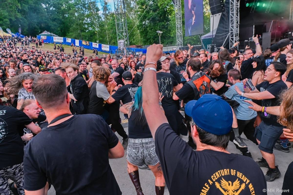 MetalFest strhl plzeňské fanoušky. Bavili je Avantasia, Kamelot nebo Dominum