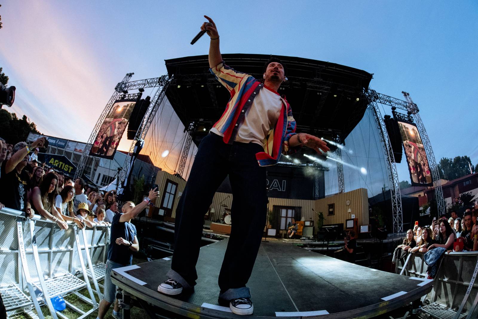Mirai odstartovali na Slavnostech Břeclav své festivalové léto. Fanouškům dali nahlédnout do svého pokoje