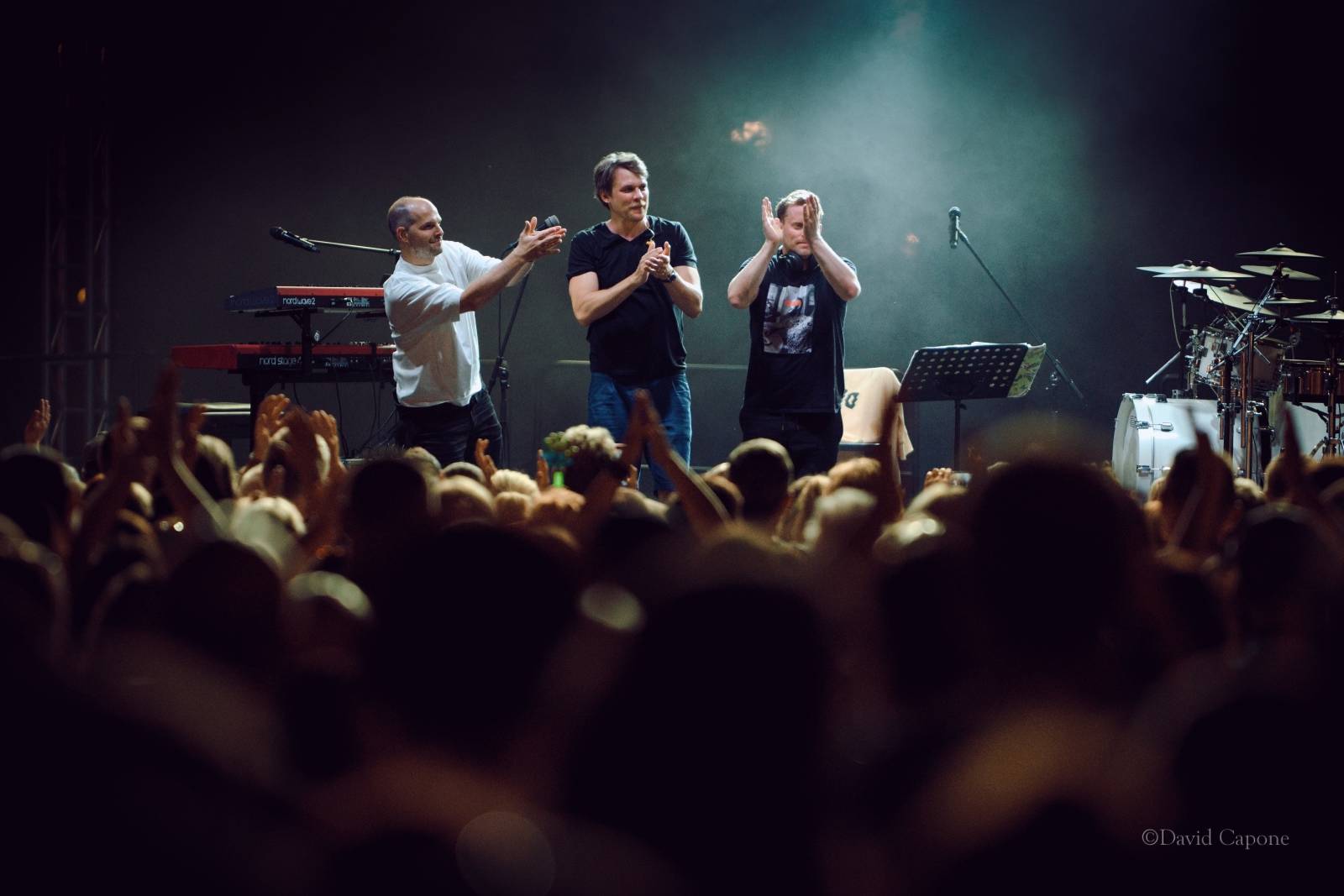 Tros Discotequos se vrátili do Plzně. Fanoušky bavili svou pěvecky-improvizační show