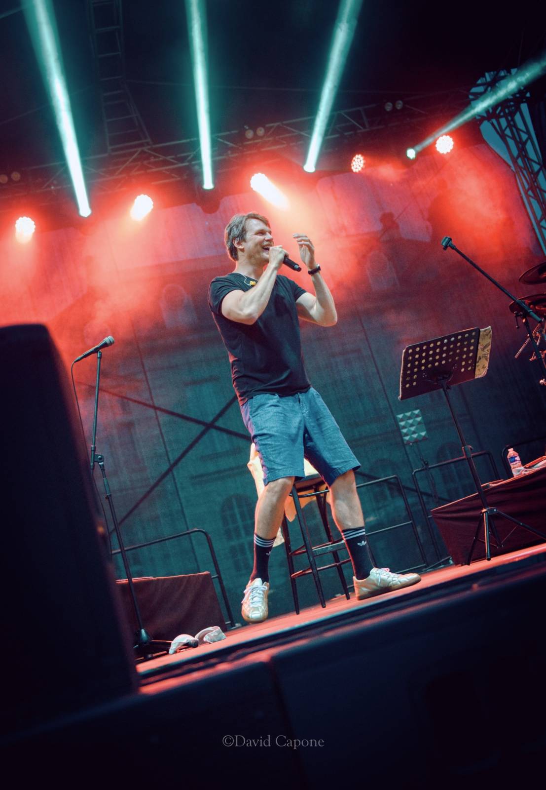 Tros Discotequos se vrátili do Plzně. Fanoušky bavili svou pěvecky-improvizační show