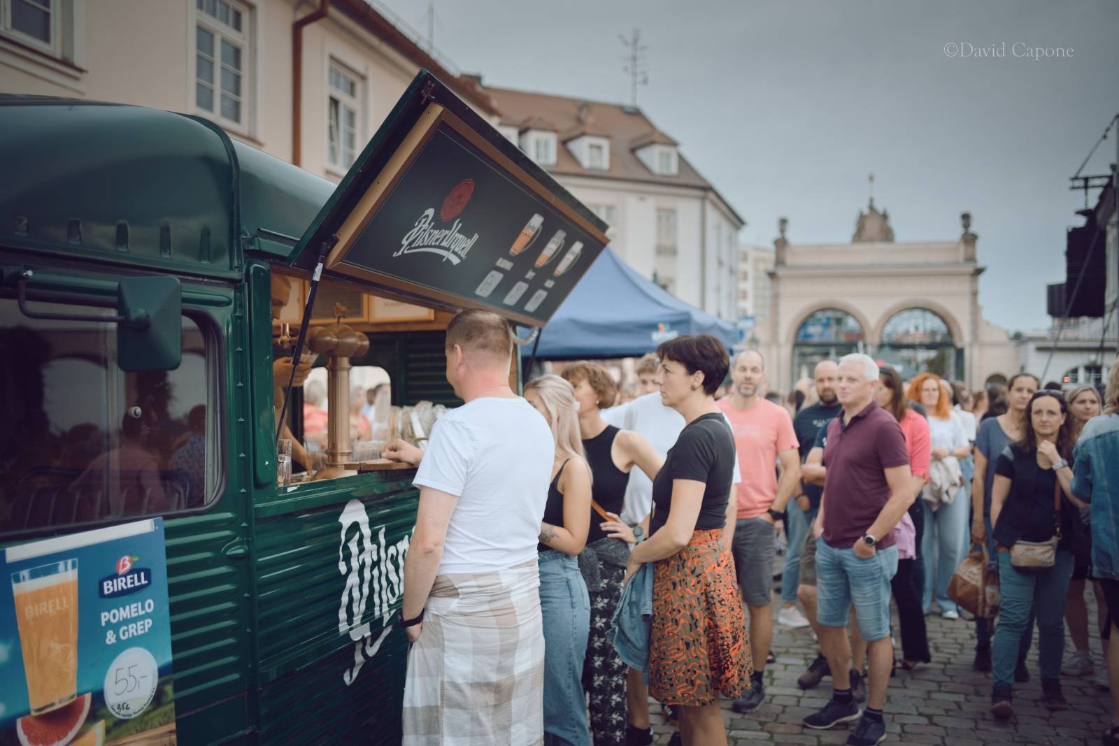 Tros Discotequos se vrátili do Plzně. Fanoušky bavili svou pěvecky-improvizační show