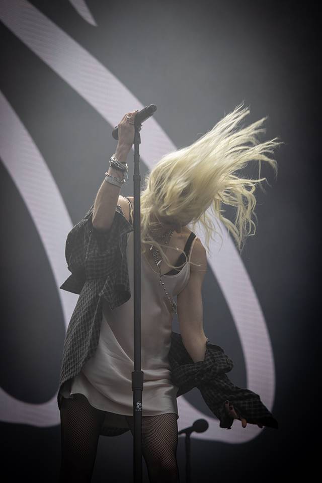 Taylor Momsen z The Pretty Reckless si omotala publikum na Rock for People kolem prstu. V Hradci Králové zahráli i Electric Callboy a The Wombats