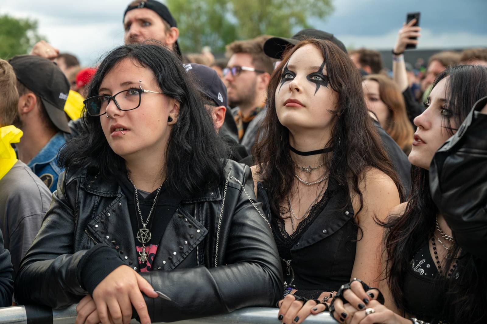Headlinerem druhého dne Rock for People byli Limp Bizkit. Své show rozjeli i Baby Metal, All Time Low nebo Breaking Benjamin