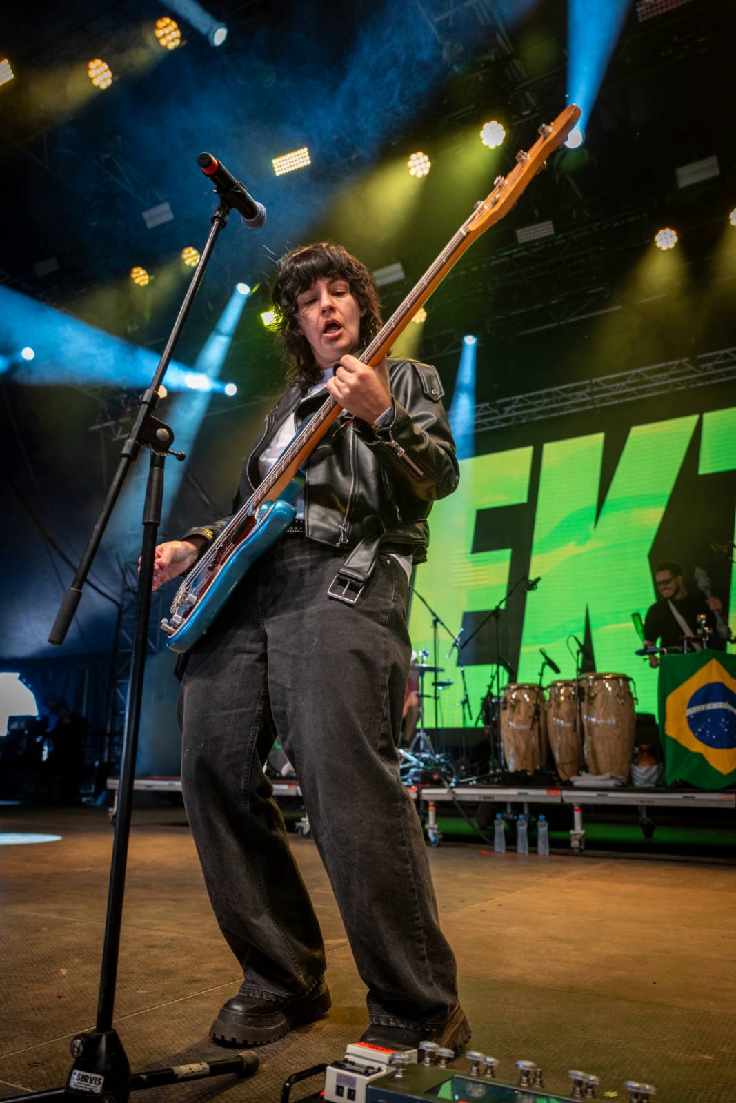 Poledne na Rock for People. Program třetího dne odstartovali Ego Kill Talent, Klamat, South Arcade a The Clause 