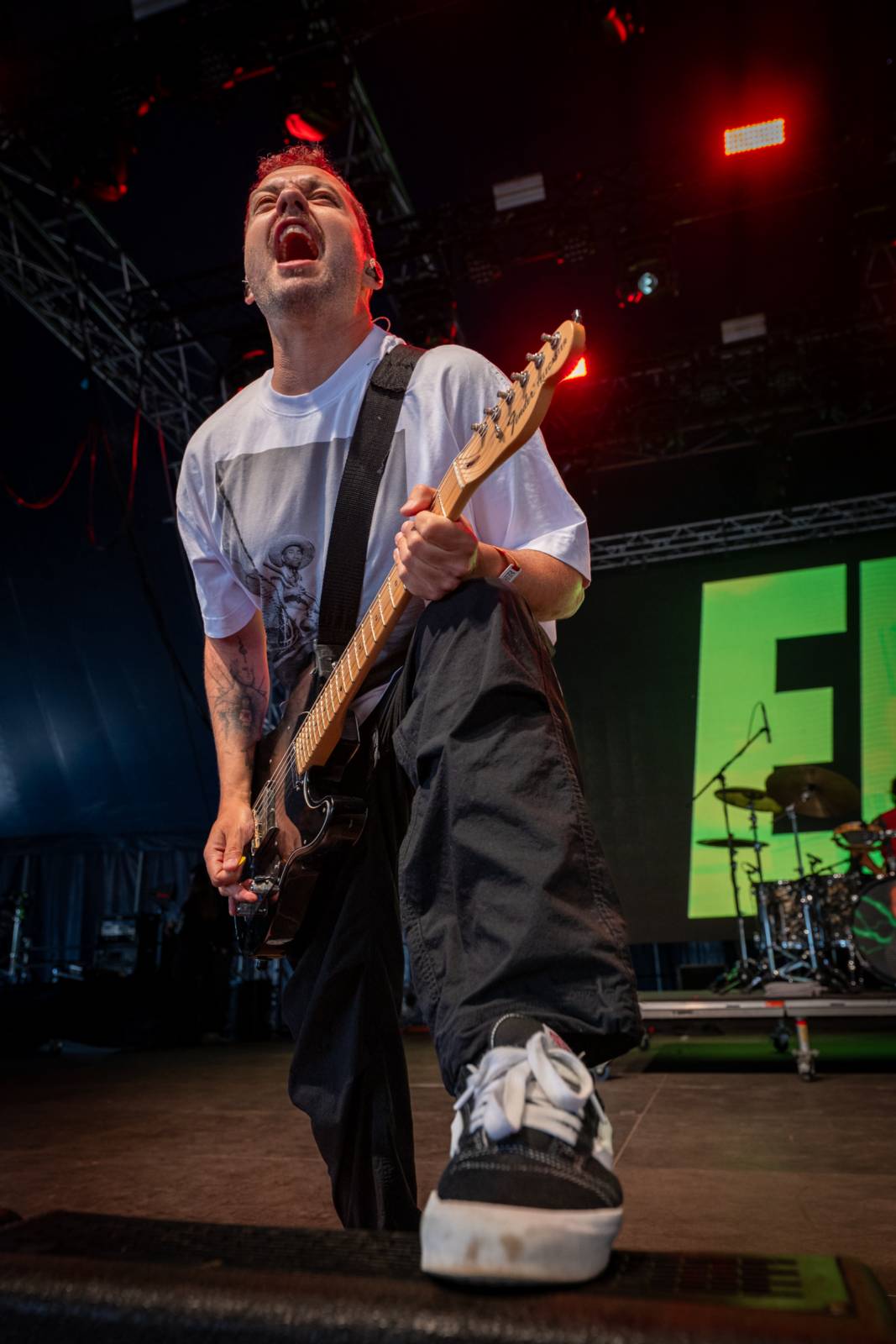 Poledne na Rock for People. Program třetího dne odstartovali Ego Kill Talent, Klamat, South Arcade a The Clause 