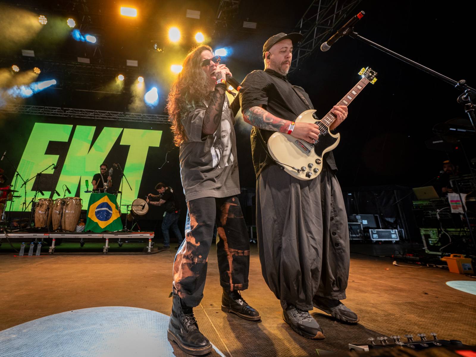 Poledne na Rock for People. Program třetího dne odstartovali Ego Kill Talent, Klamat, South Arcade a The Clause 