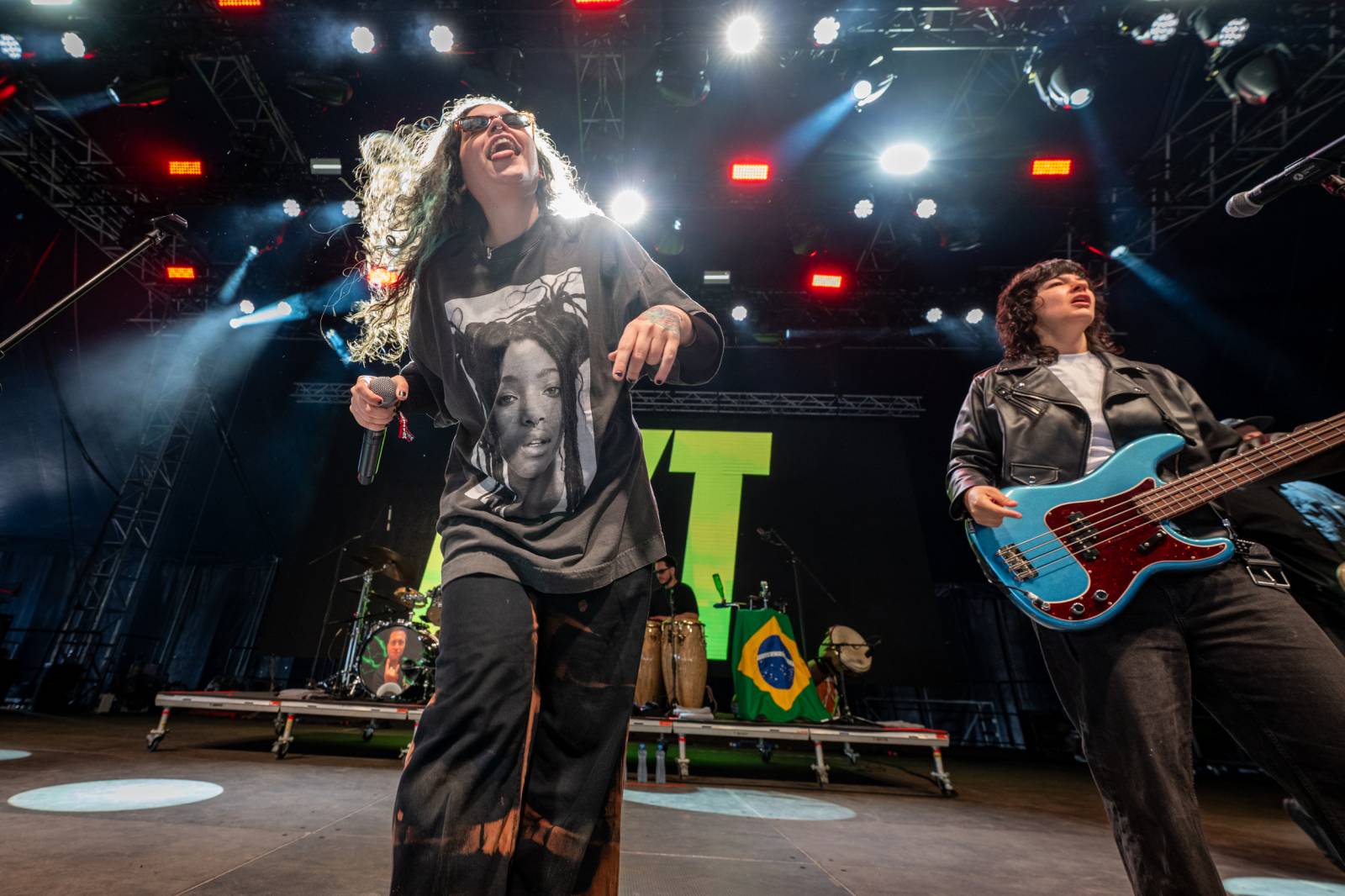 Poledne na Rock for People. Program třetího dne odstartovali Ego Kill Talent, Klamat, South Arcade a The Clause 