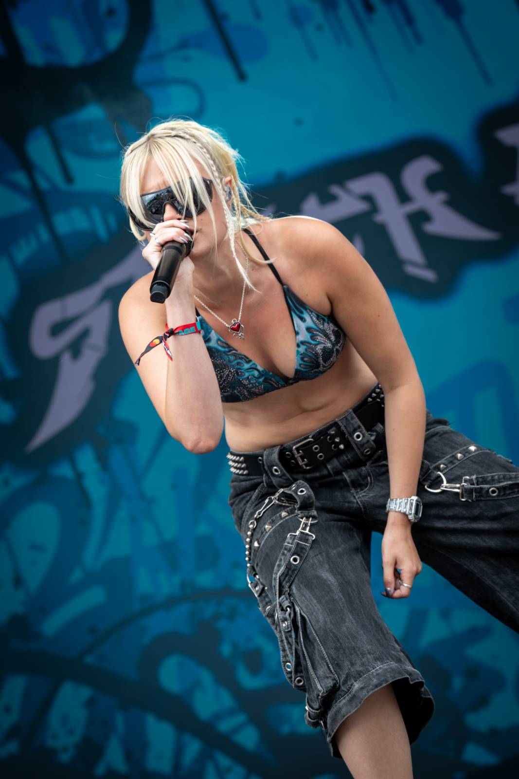 Poledne na Rock for People. Program třetího dne odstartovali Ego Kill Talent, Klamat, South Arcade a The Clause 