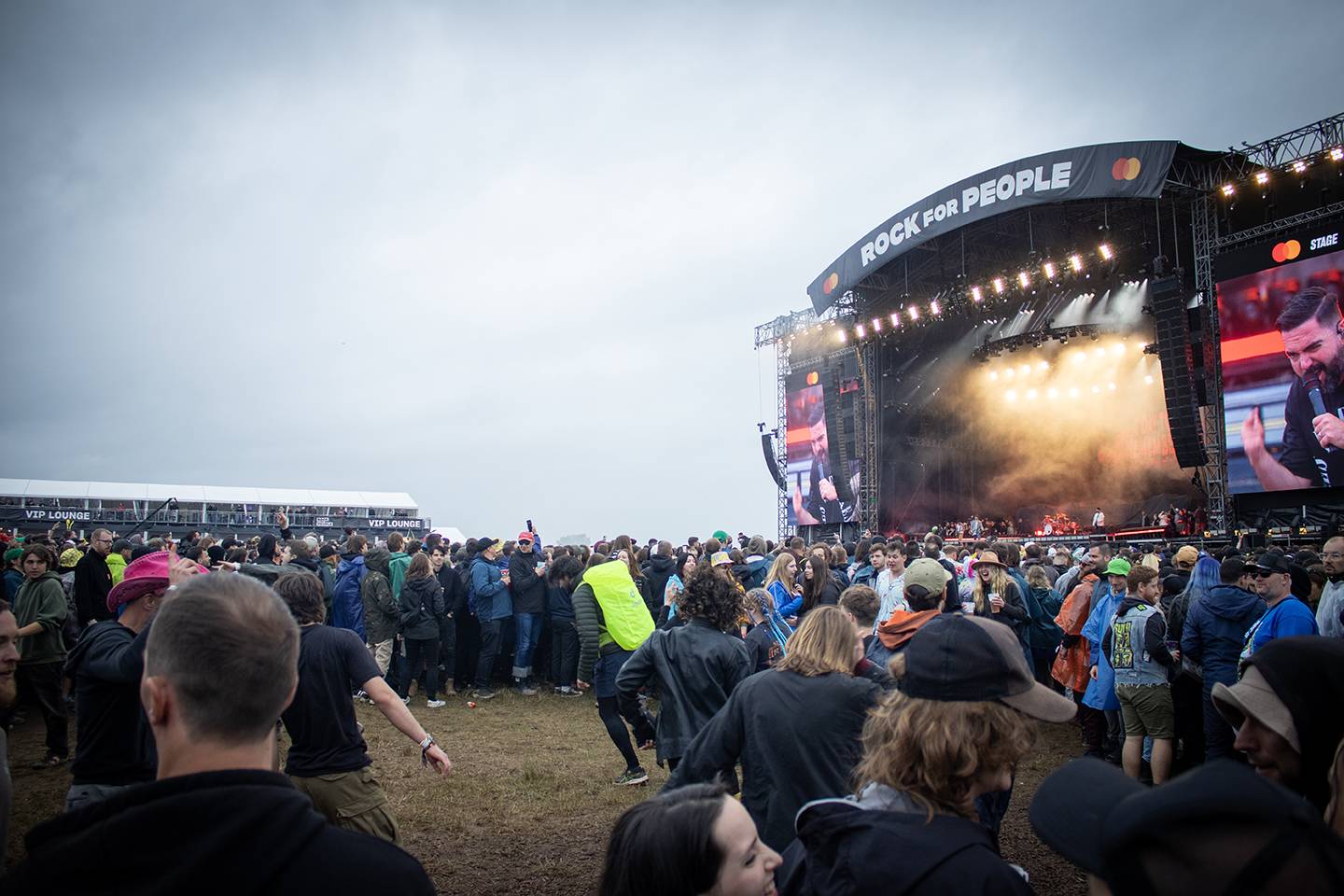 Tom Morello, Tommy Thayer i A Day To Remember. Další nabitý den na Rock for People je za námi