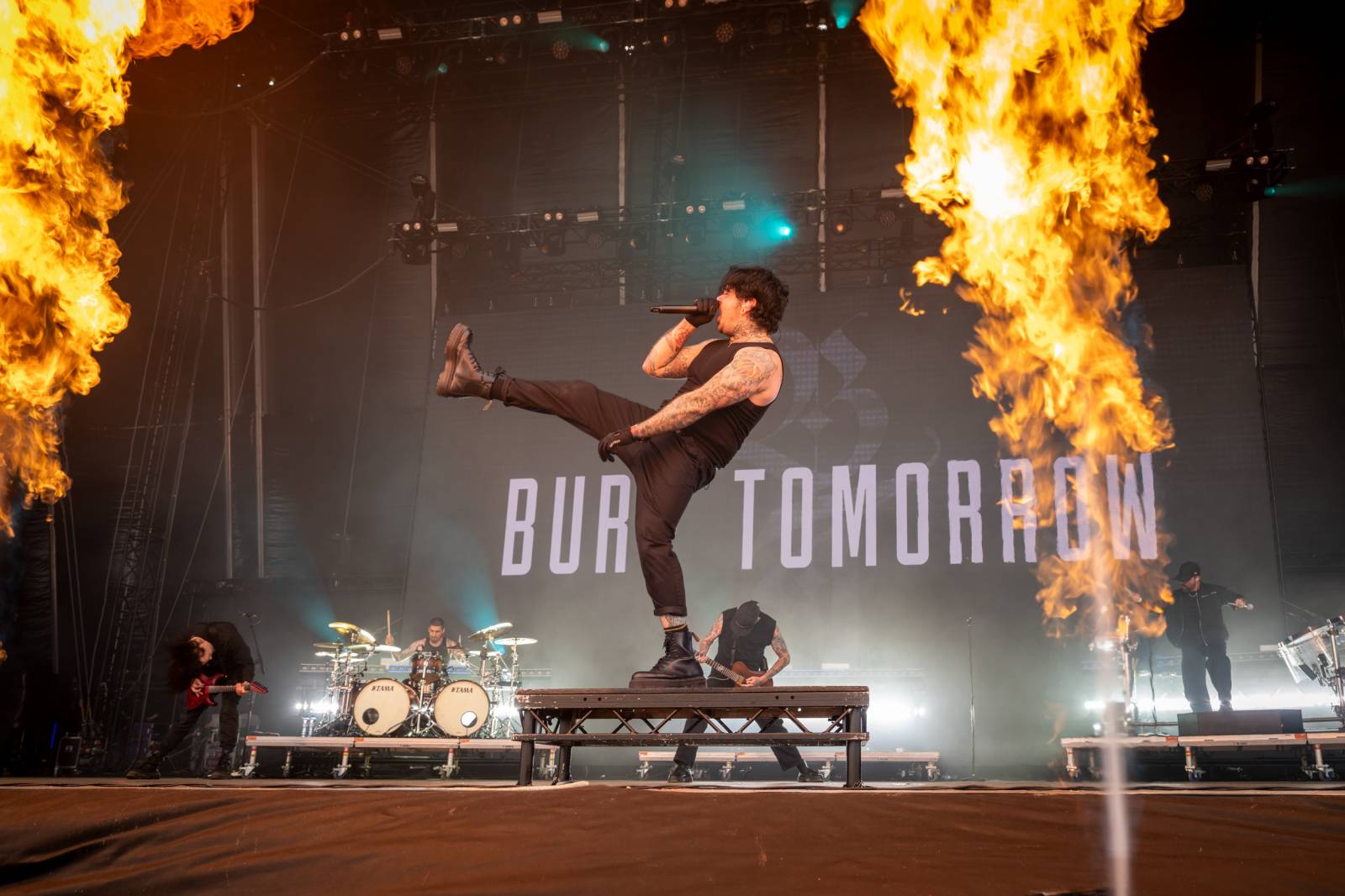 Nad Hradcem Králové čtvrtý den Rock for People konečně vysvitlo slunce. Dorazili Within Temptation, Don Broco, Silent Planet i Alessi Rose