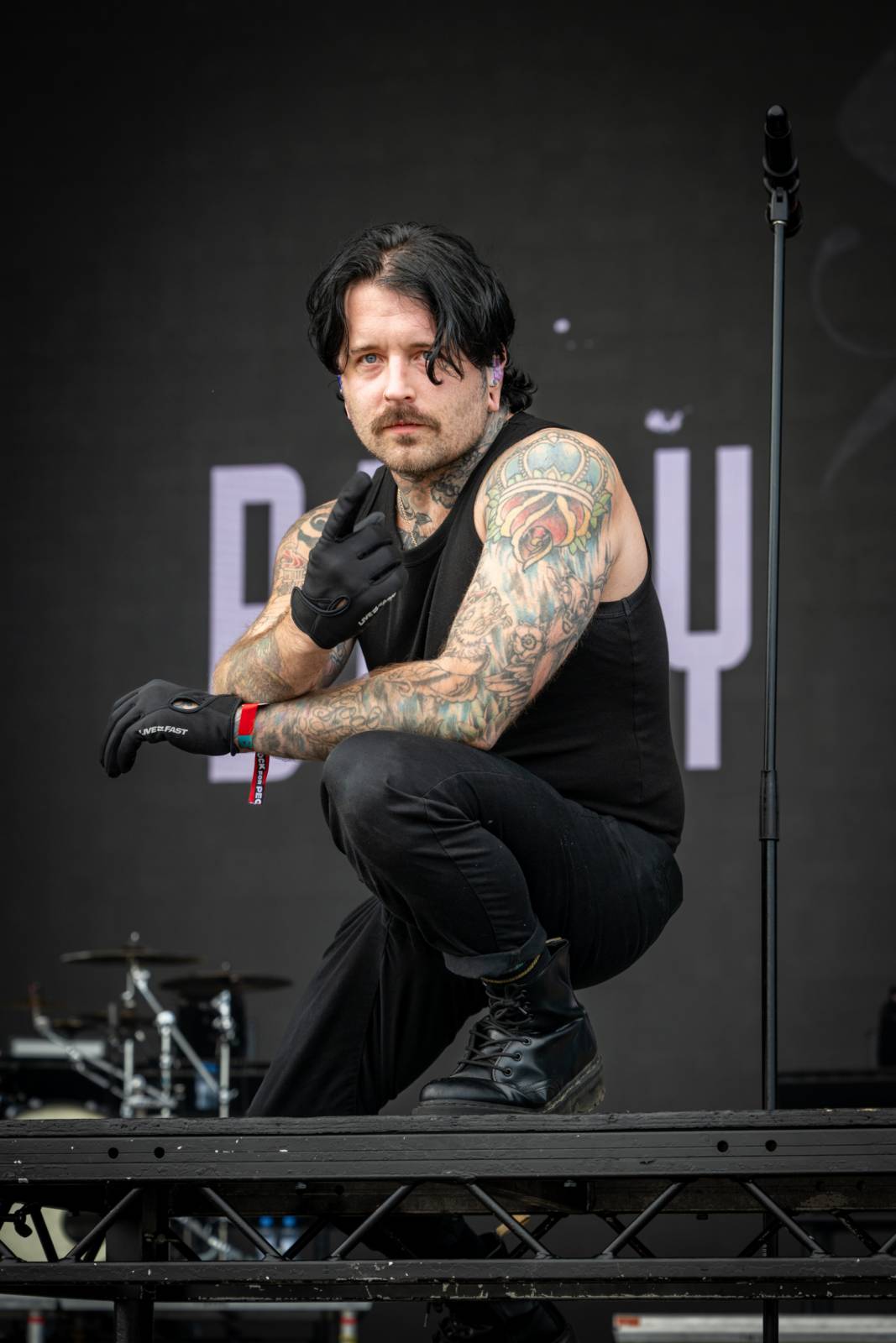 Nad Hradcem Králové čtvrtý den Rock for People konečně vysvitlo slunce. Dorazili Within Temptation, Don Broco, Silent Planet i Alessi Rose