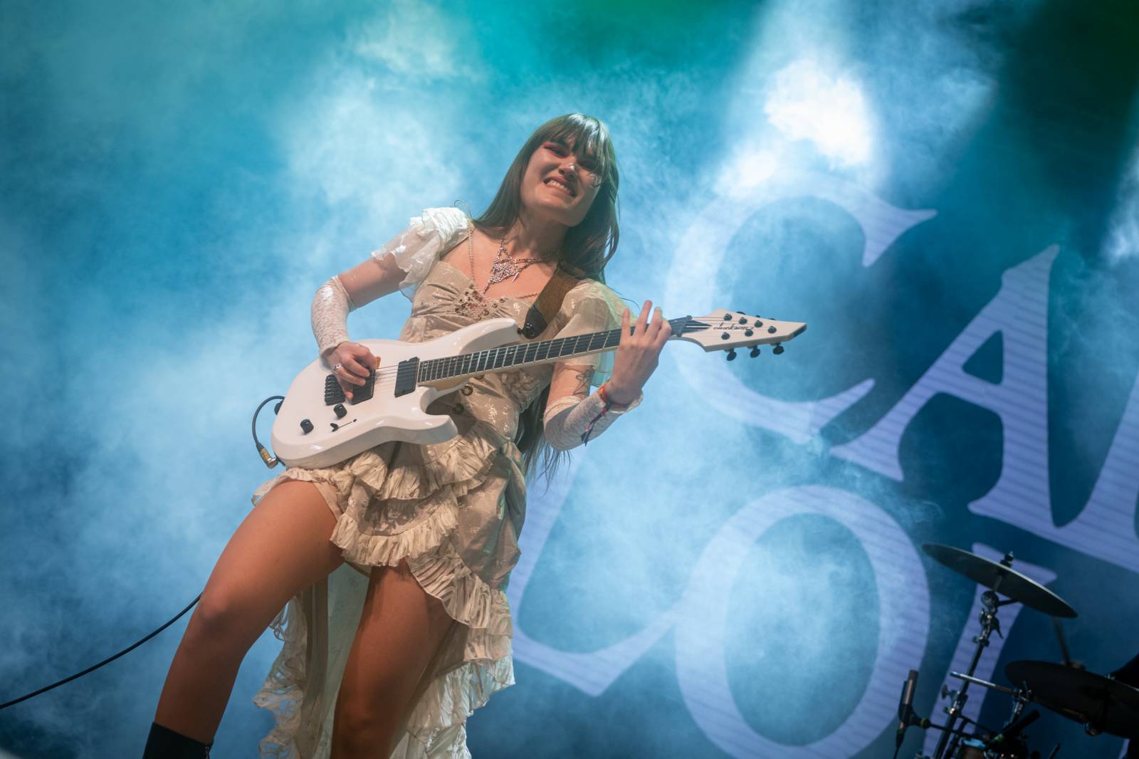Nad Hradcem Králové čtvrtý den Rock for People konečně vysvitlo slunce. Dorazili Within Temptation, Don Broco, Silent Planet i Alessi Rose