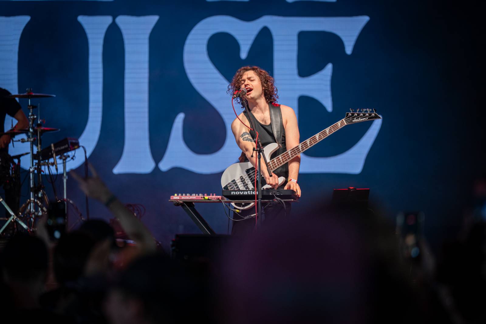 Nad Hradcem Králové čtvrtý den Rock for People konečně vysvitlo slunce. Dorazili Within Temptation, Don Broco, Silent Planet i Alessi Rose