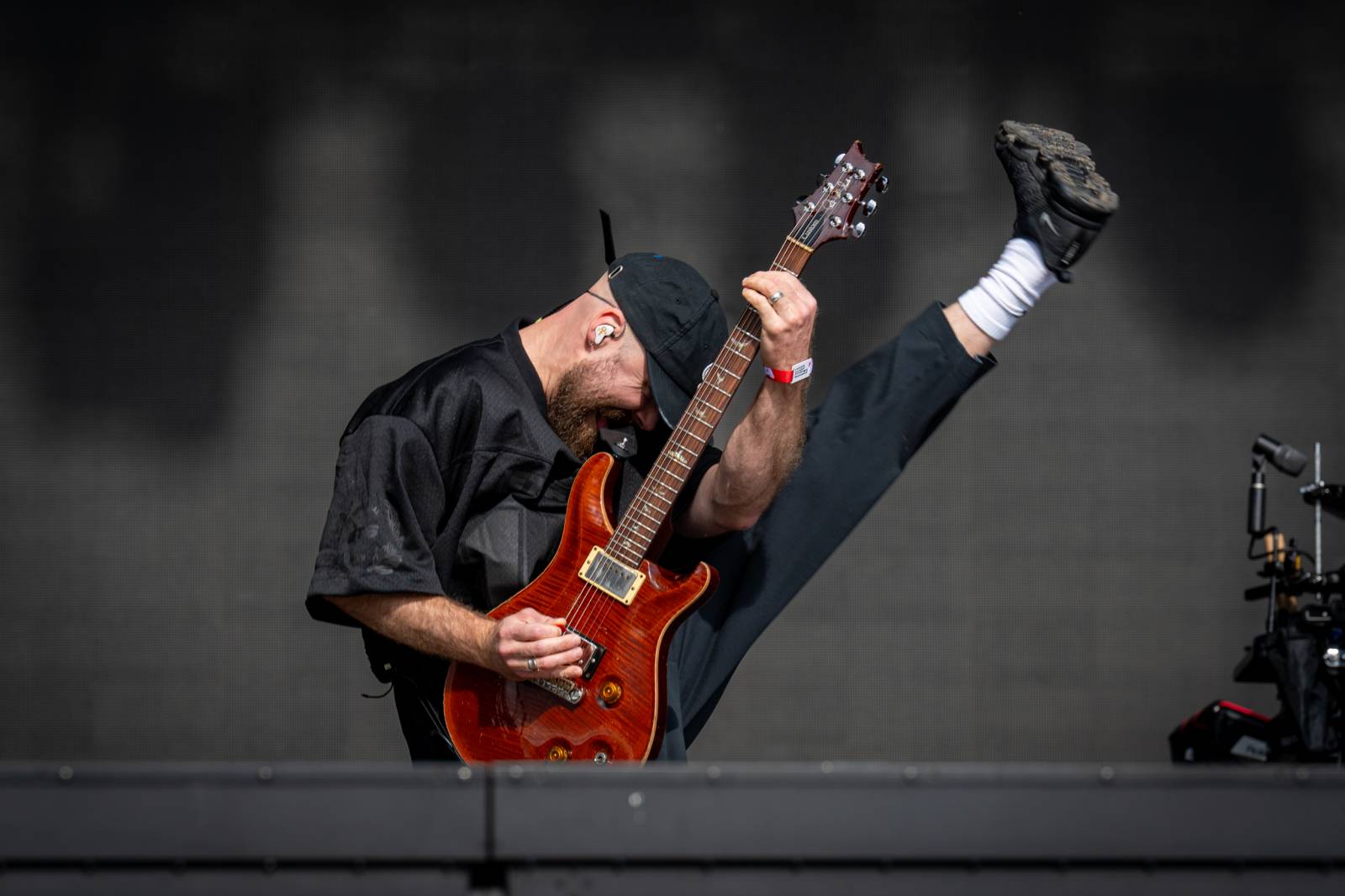 Nad Hradcem Králové čtvrtý den Rock for People konečně vysvitlo slunce. Dorazili Within Temptation, Don Broco, Silent Planet i Alessi Rose