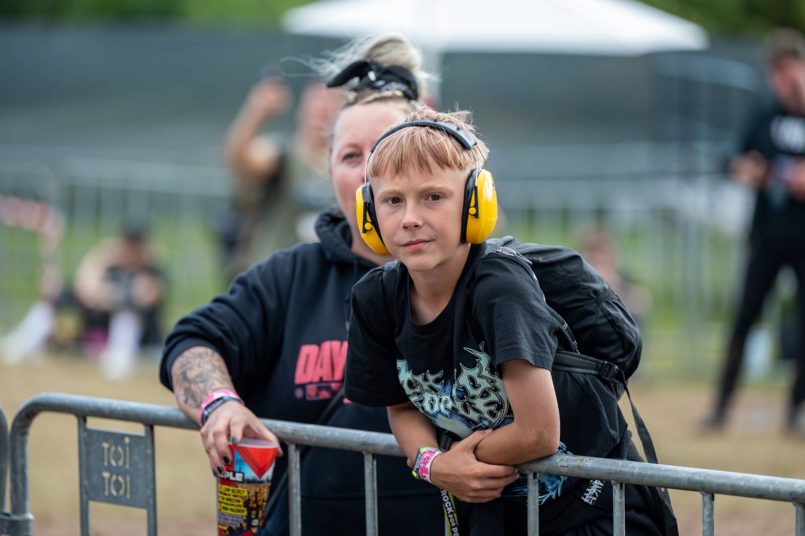 Nad Hradcem Králové čtvrtý den Rock for People konečně vysvitlo slunce. Dorazili Within Temptation, Don Broco, Silent Planet i Alessi Rose