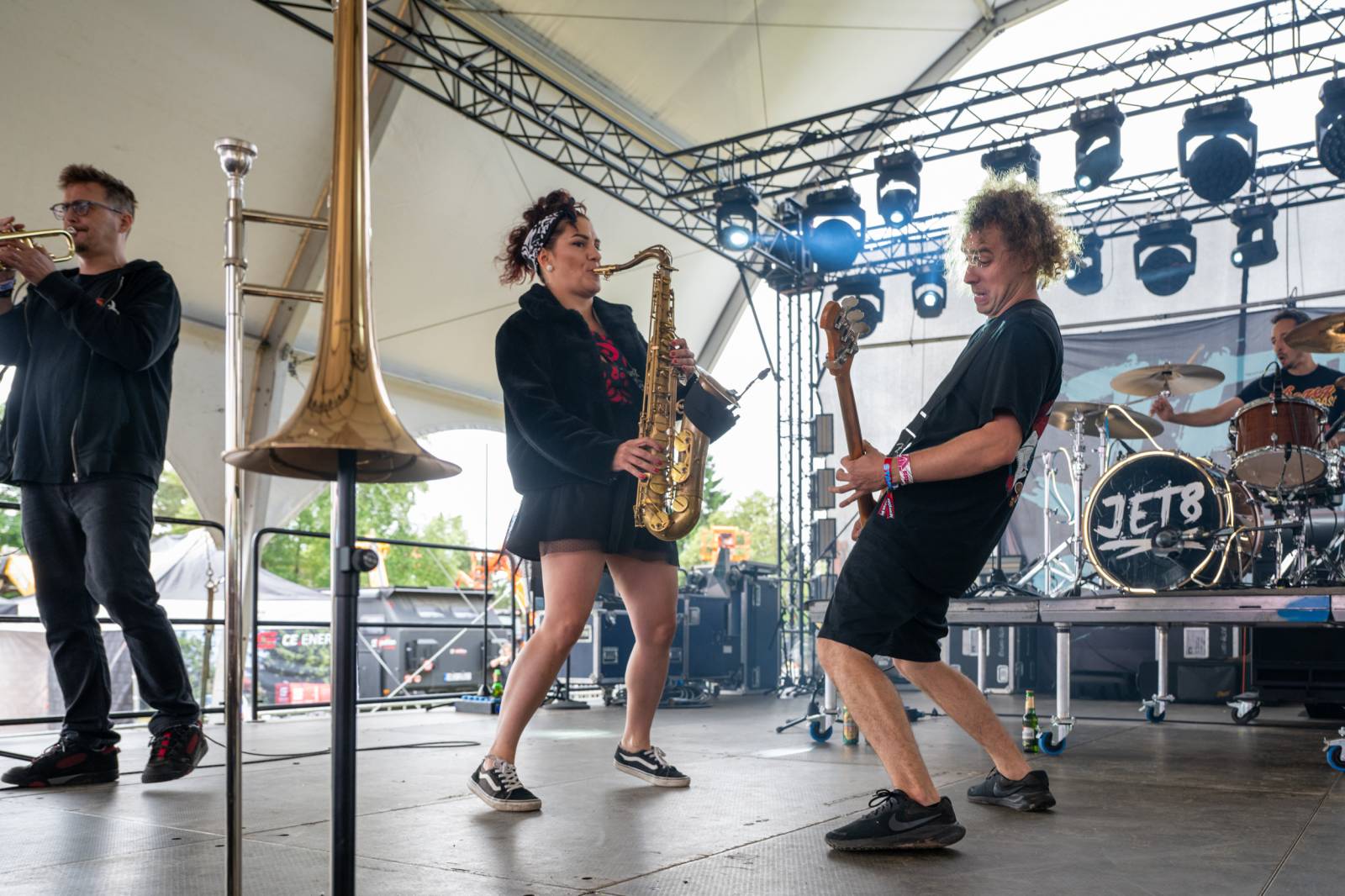 Nad Hradcem Králové čtvrtý den Rock for People konečně vysvitlo slunce. Dorazili Within Temptation, Don Broco, Silent Planet i Alessi Rose