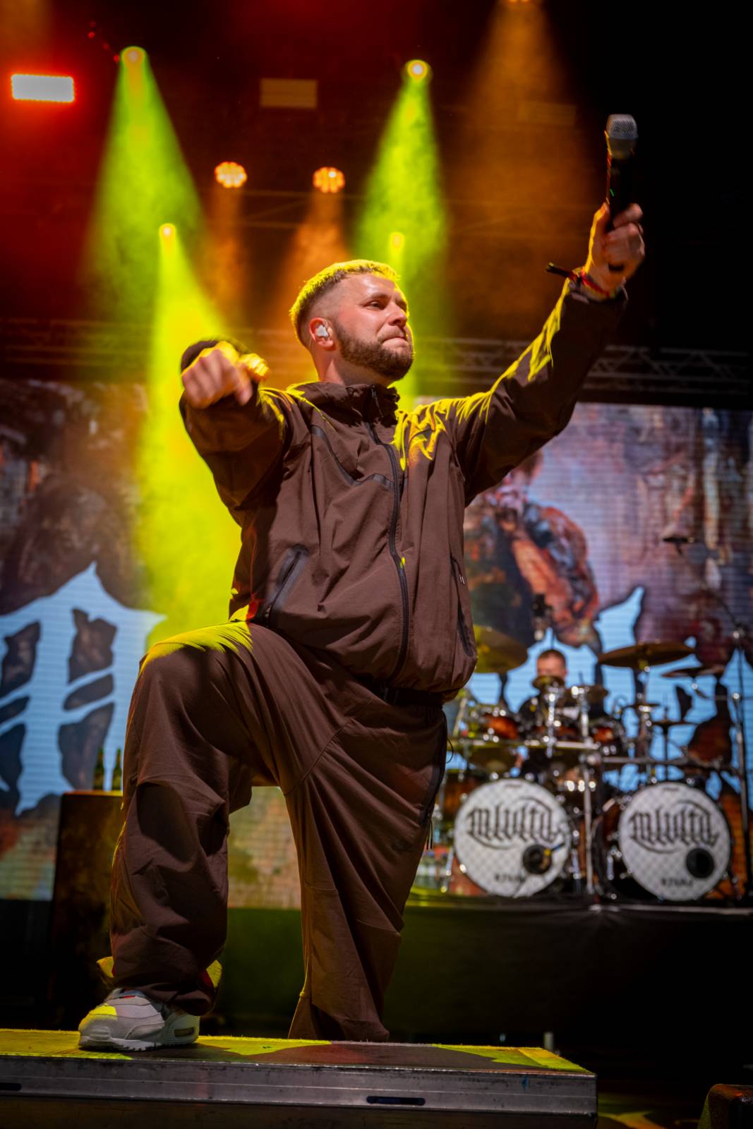 Nad Hradcem Králové čtvrtý den Rock for People konečně vysvitlo slunce. Dorazili Within Temptation, Don Broco, Silent Planet i Alessi Rose