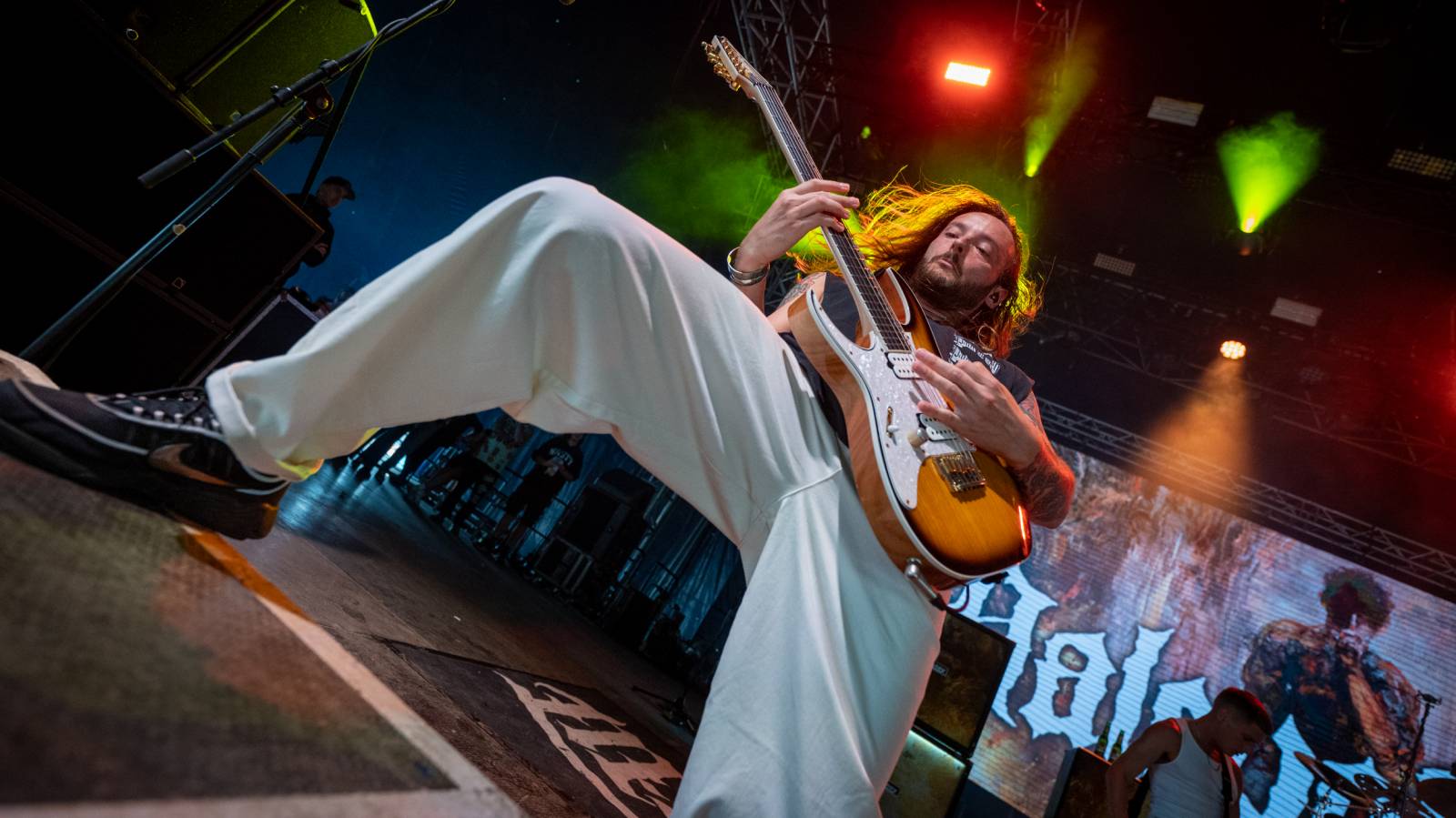 Nad Hradcem Králové čtvrtý den Rock for People konečně vysvitlo slunce. Dorazili Within Temptation, Don Broco, Silent Planet i Alessi Rose