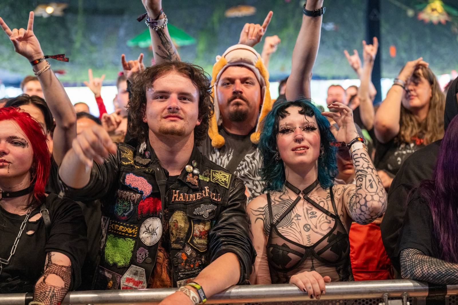 Nad Hradcem Králové čtvrtý den Rock for People konečně vysvitlo slunce. Dorazili Within Temptation, Don Broco, Silent Planet i Alessi Rose