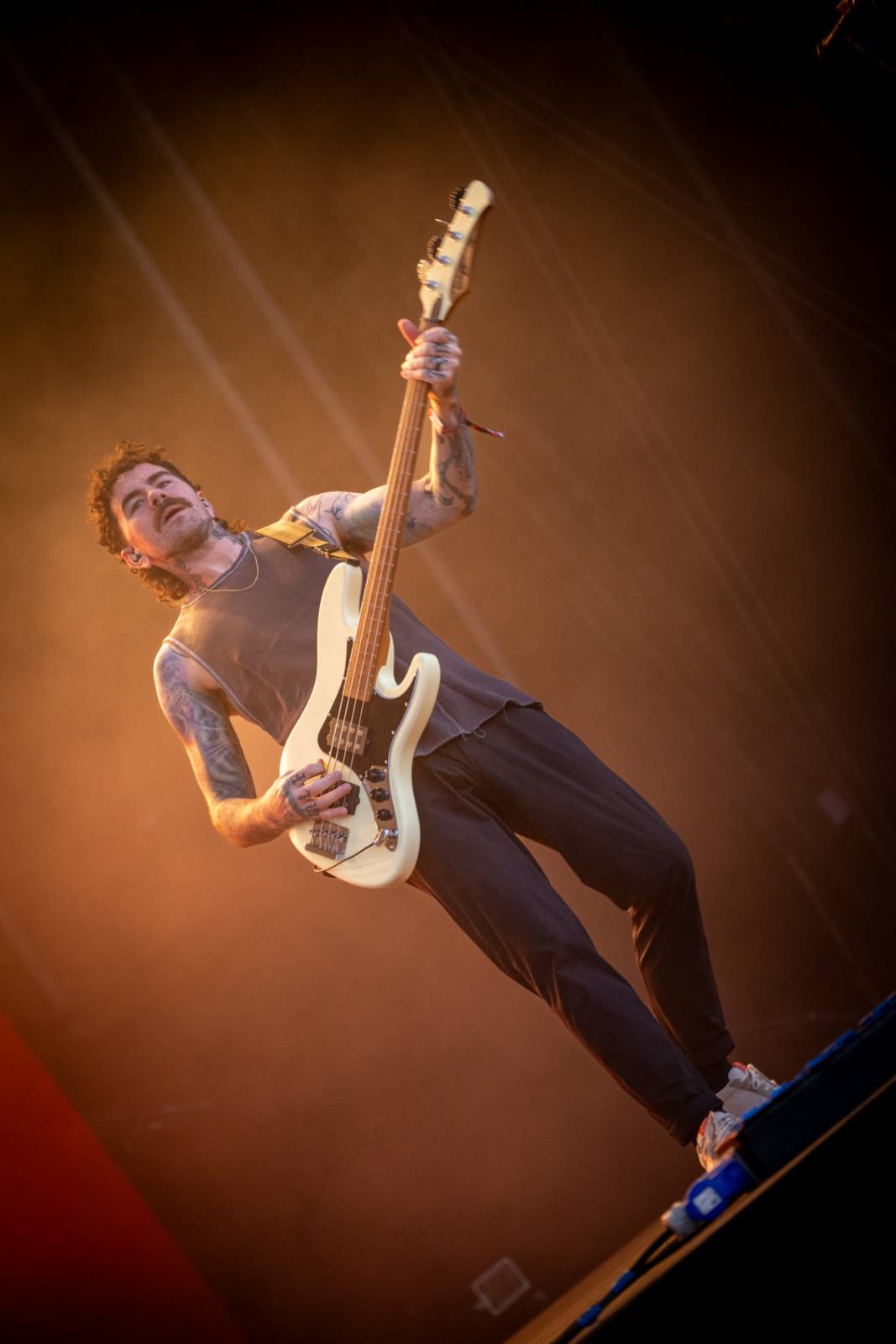 Nad Hradcem Králové čtvrtý den Rock for People konečně vysvitlo slunce. Dorazili Within Temptation, Don Broco, Silent Planet i Alessi Rose