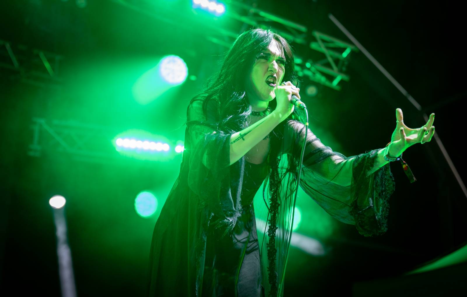 Nad Hradcem Králové čtvrtý den Rock for People konečně vysvitlo slunce. Dorazili Within Temptation, Don Broco, Silent Planet i Alessi Rose