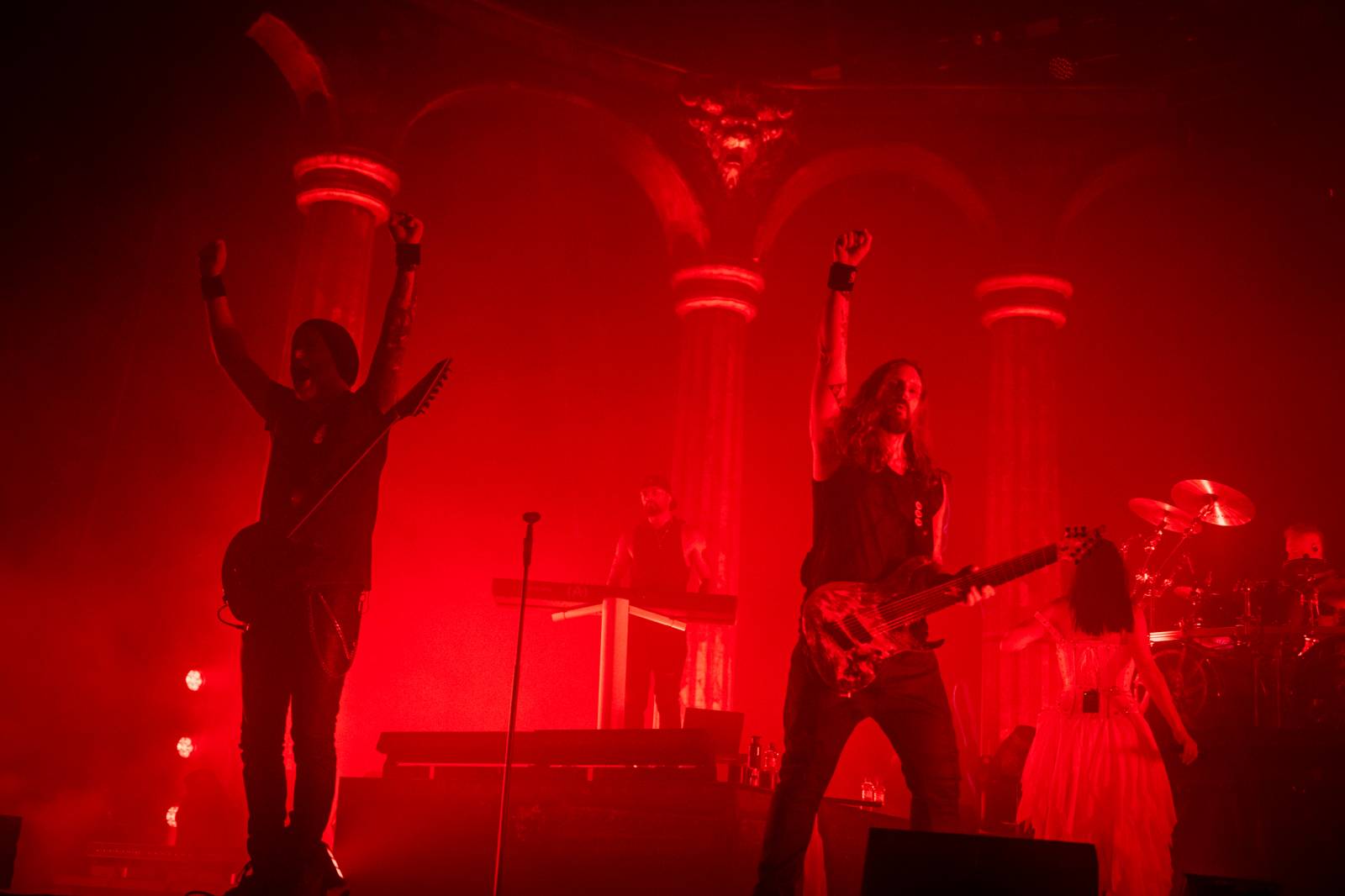 Nad Hradcem Králové čtvrtý den Rock for People konečně vysvitlo slunce. Dorazili Within Temptation, Don Broco, Silent Planet i Alessi Rose