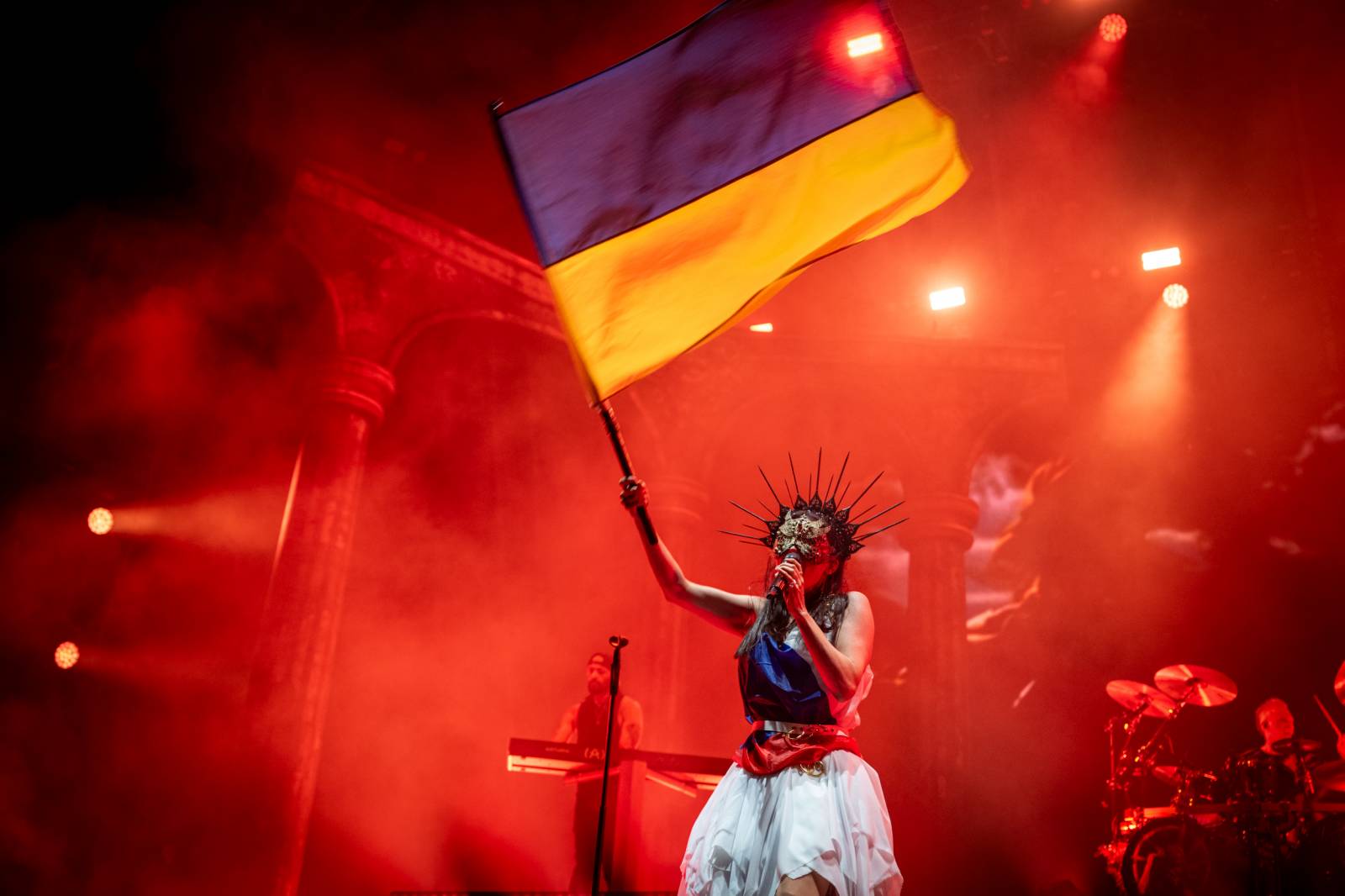 Nad Hradcem Králové čtvrtý den Rock for People konečně vysvitlo slunce. Dorazili Within Temptation, Don Broco, Silent Planet i Alessi Rose