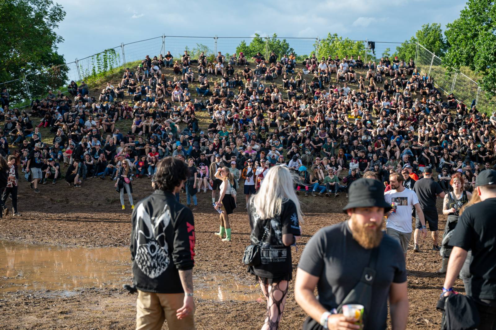 Nad Hradcem Králové čtvrtý den Rock for People konečně vysvitlo slunce. Dorazili Within Temptation, Don Broco, Silent Planet i Alessi Rose