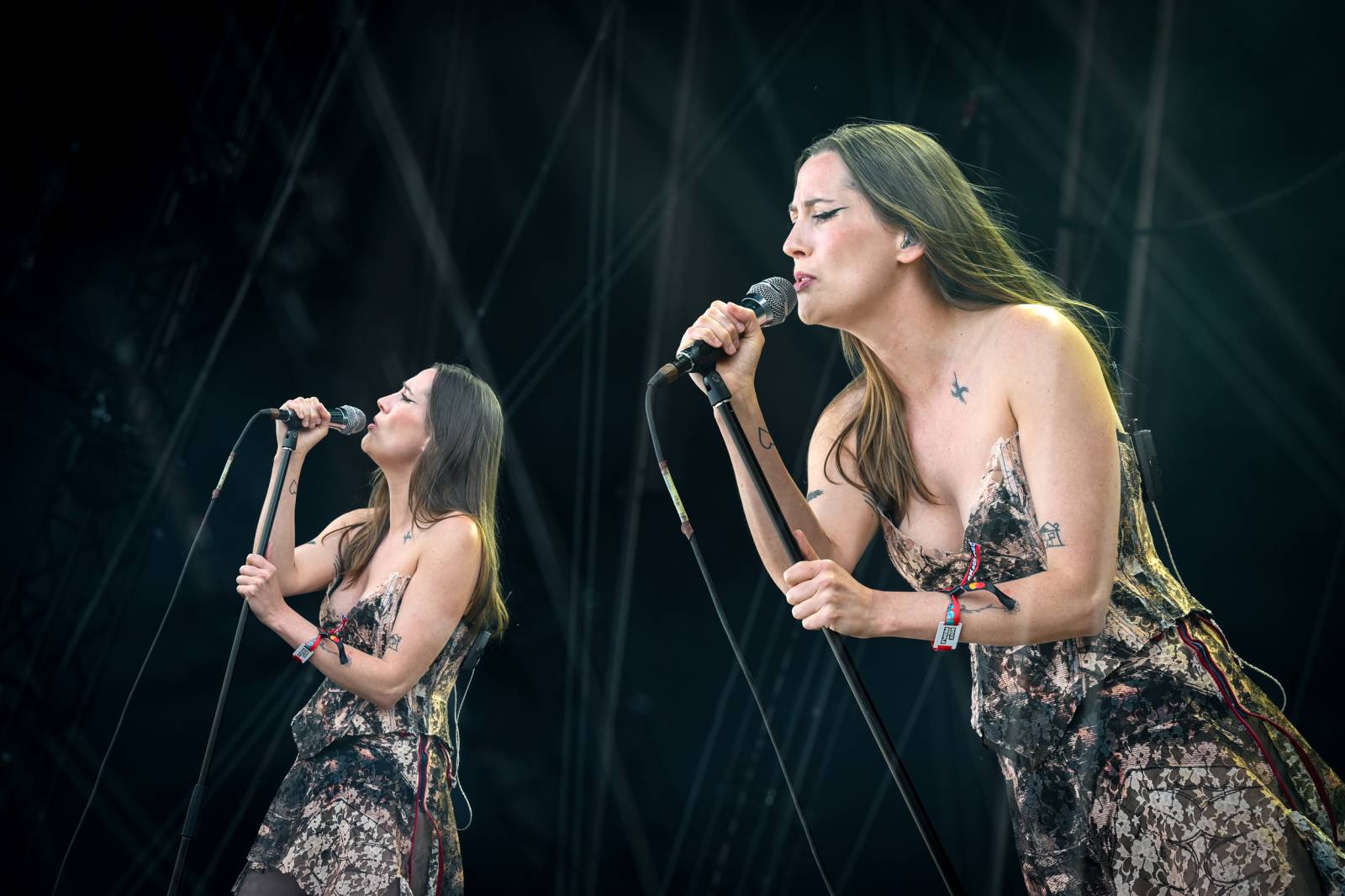 Nad Hradcem Králové čtvrtý den Rock for People konečně vysvitlo slunce. Dorazili Within Temptation, Don Broco, Silent Planet i Alessi Rose